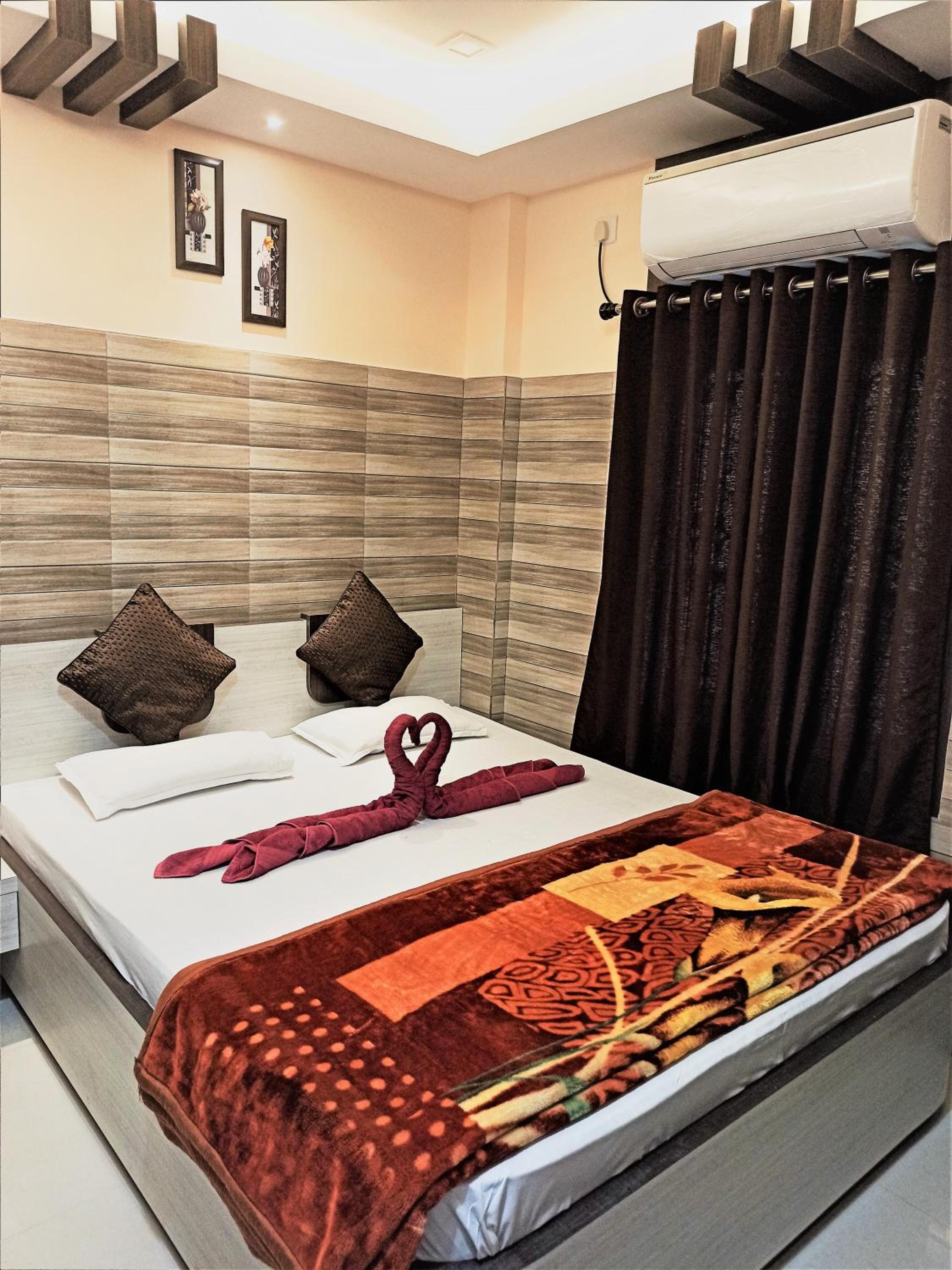 Deluxe Queen Room