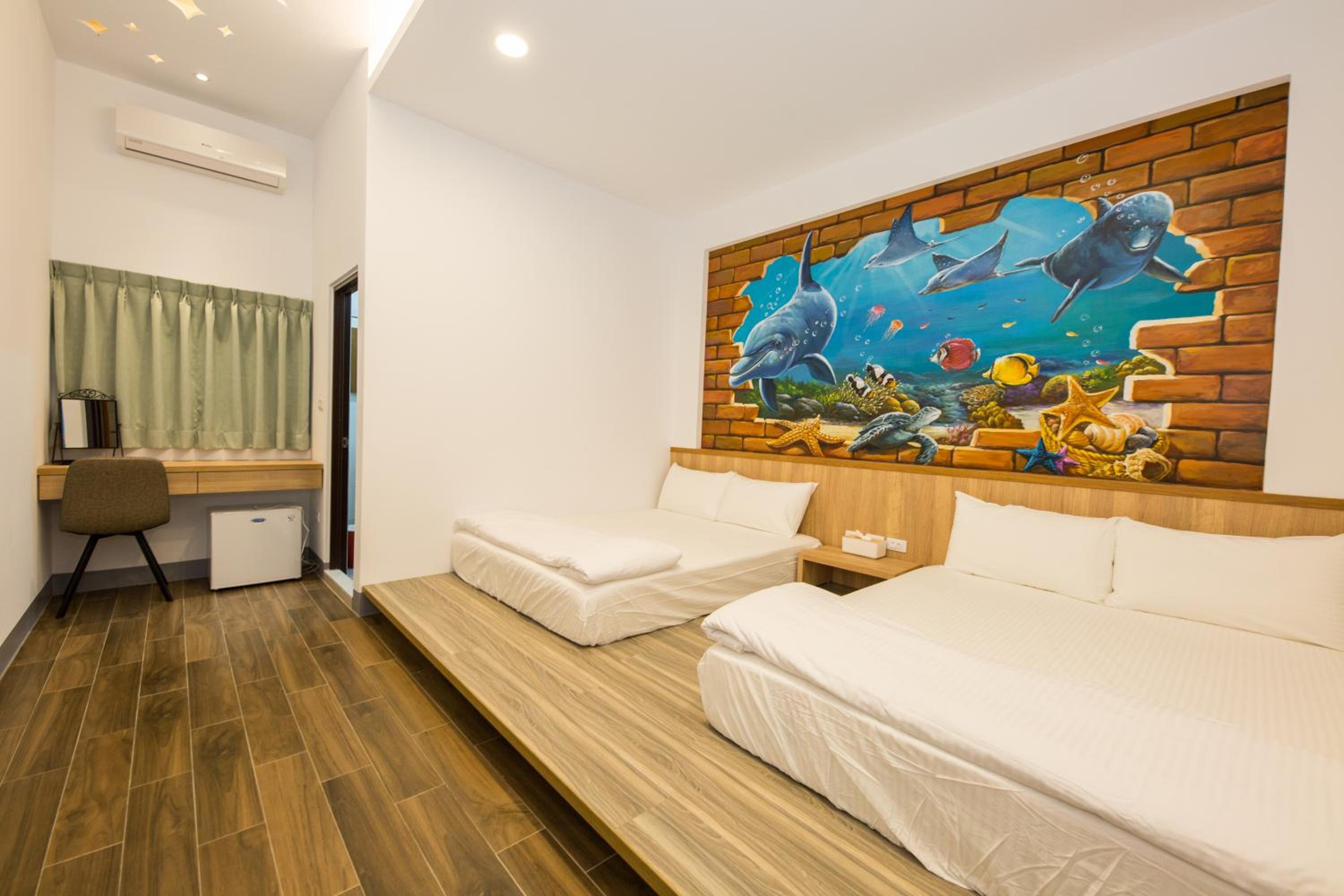 Quadruple Room with Private Bathroom photo 1