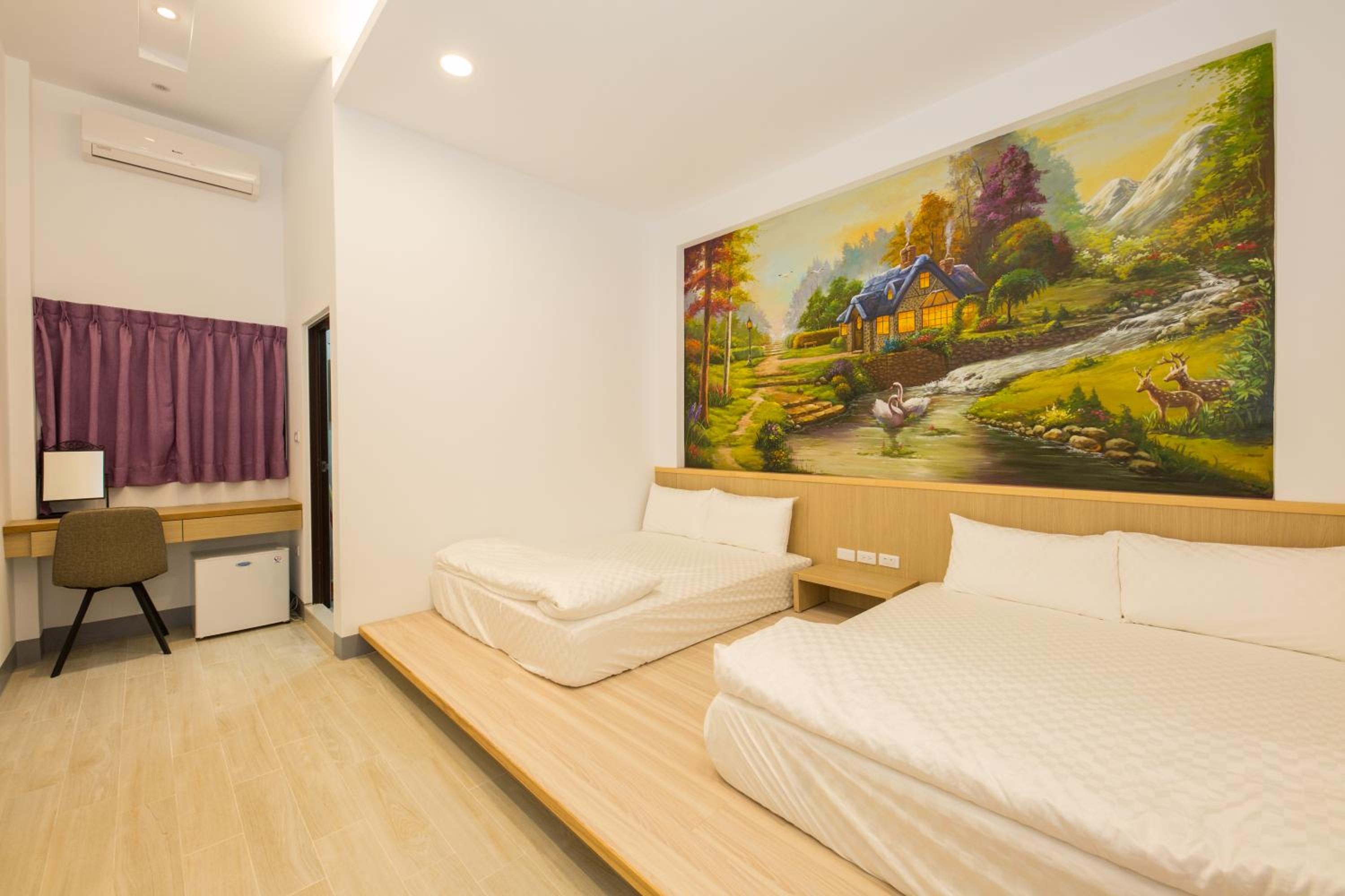 Quadruple Room with Private Bathroom photo 3