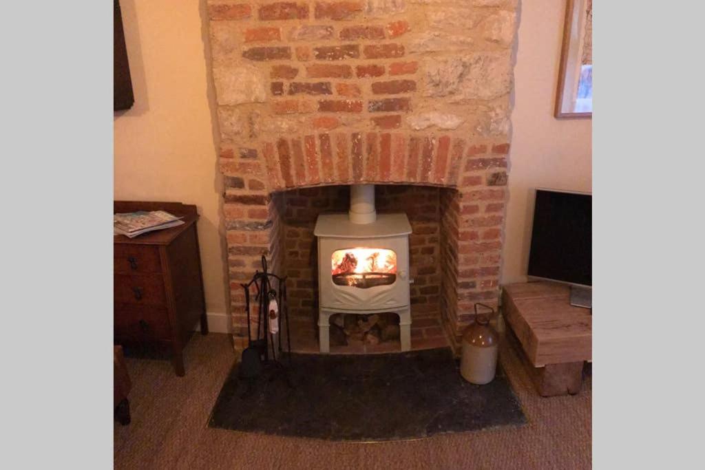 Two-Bedroom House - Photo 18