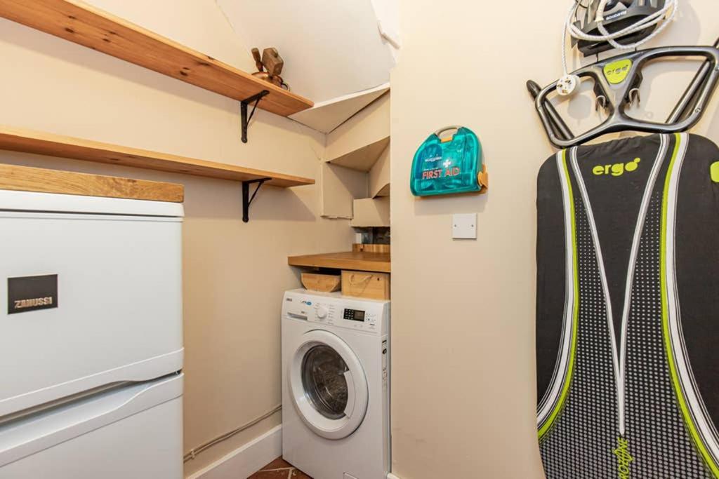 Two-Bedroom House - Photo 21