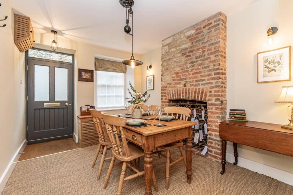 Two-Bedroom House - Photo 24