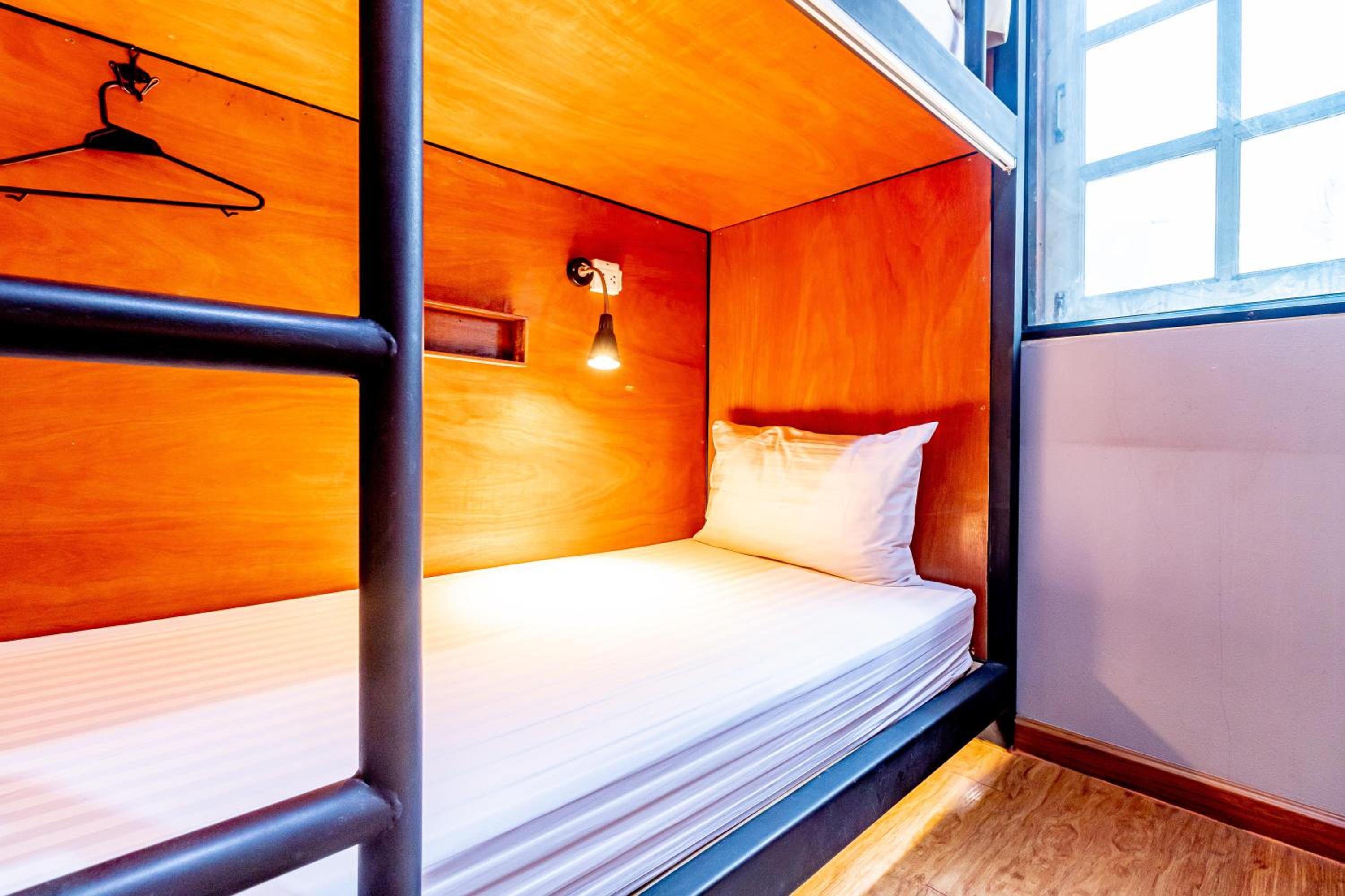 Bed in 6-Bed Mixed Dormitory Room photo 1