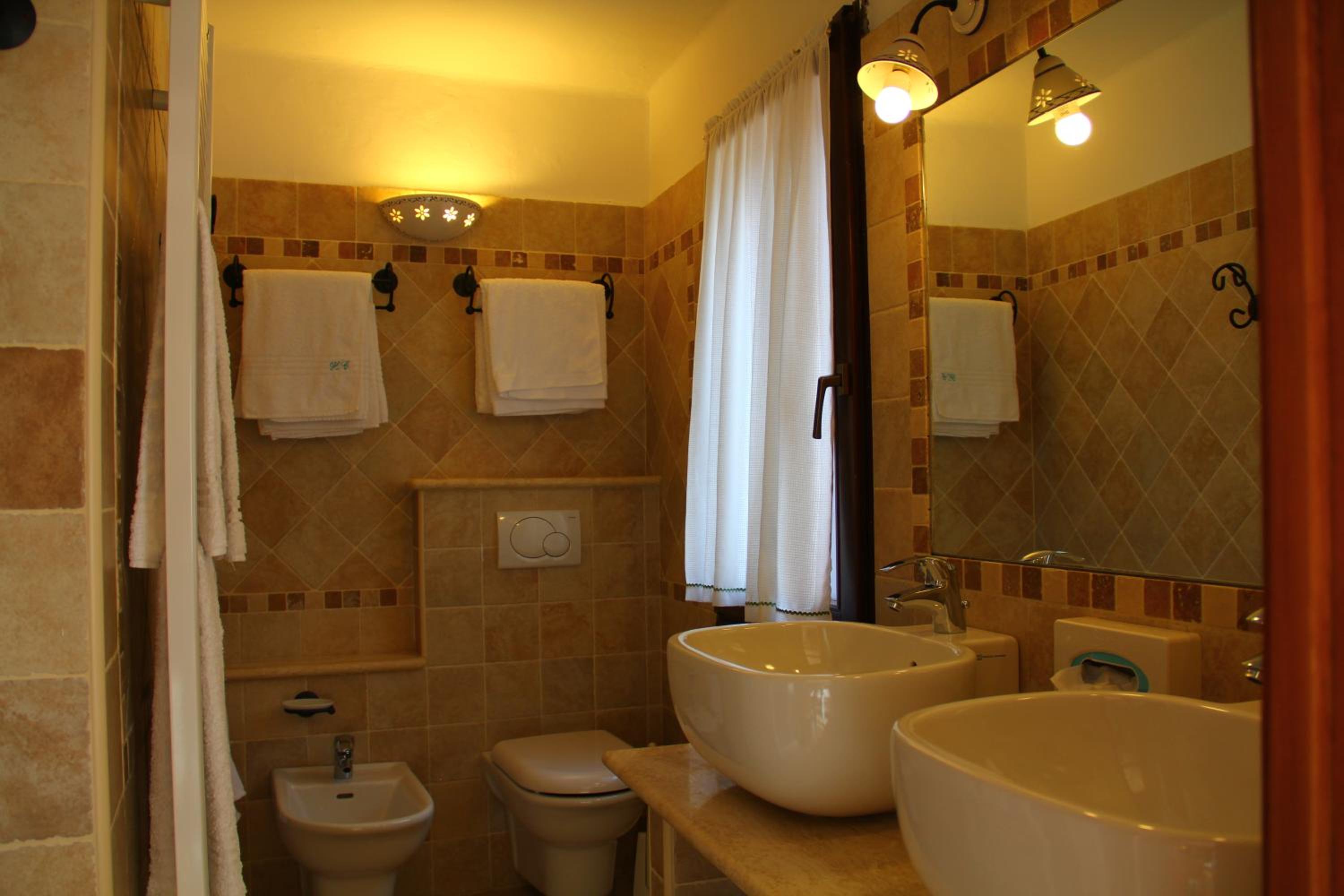 Family Room (2 Adults + 2 Children) photo 2