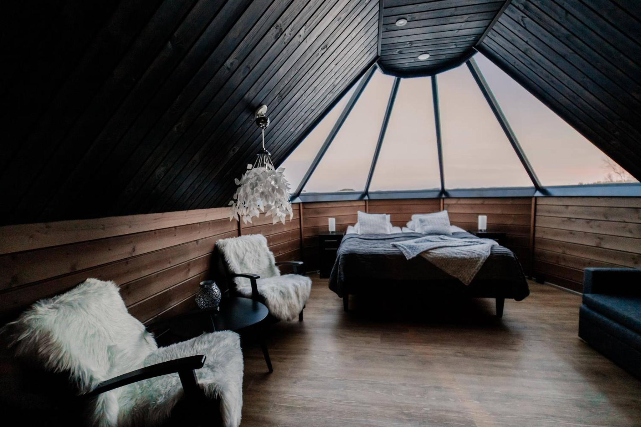 Aurora Hut photo 1