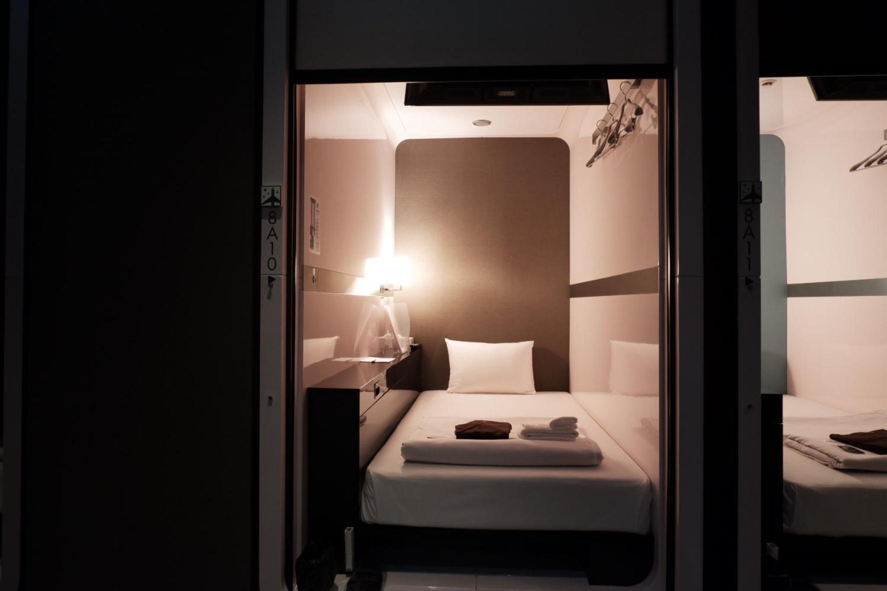 Business Class Cabin - Male