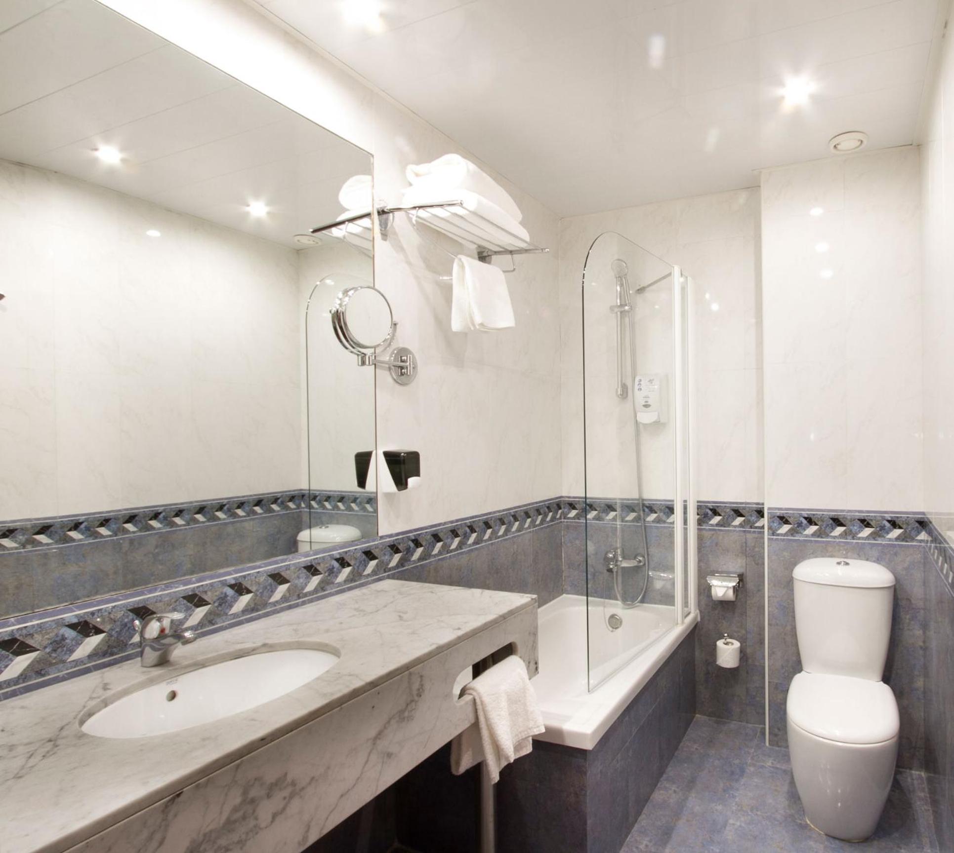 Double or Twin Room photo 2