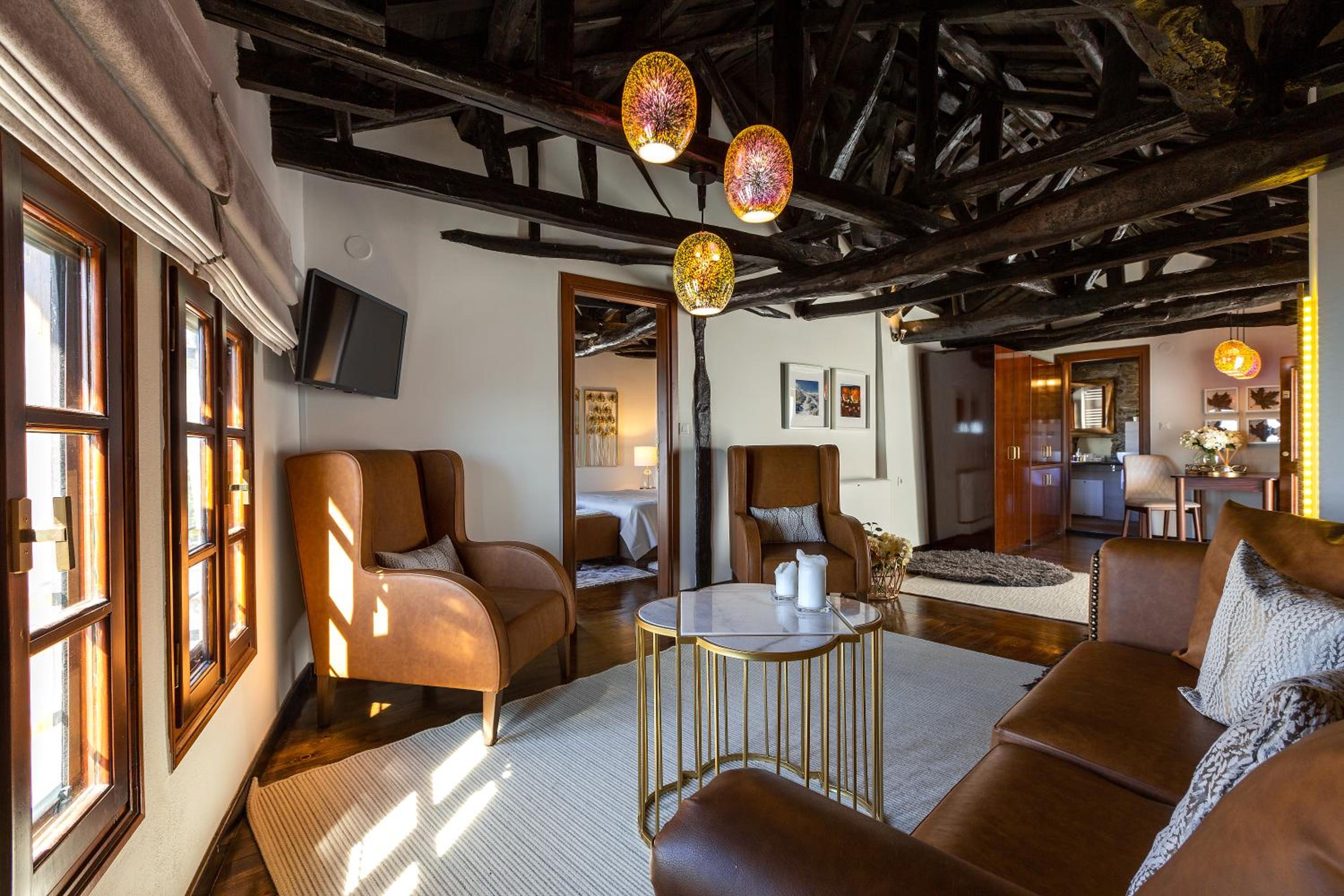 Superior King Suite - Photo 1