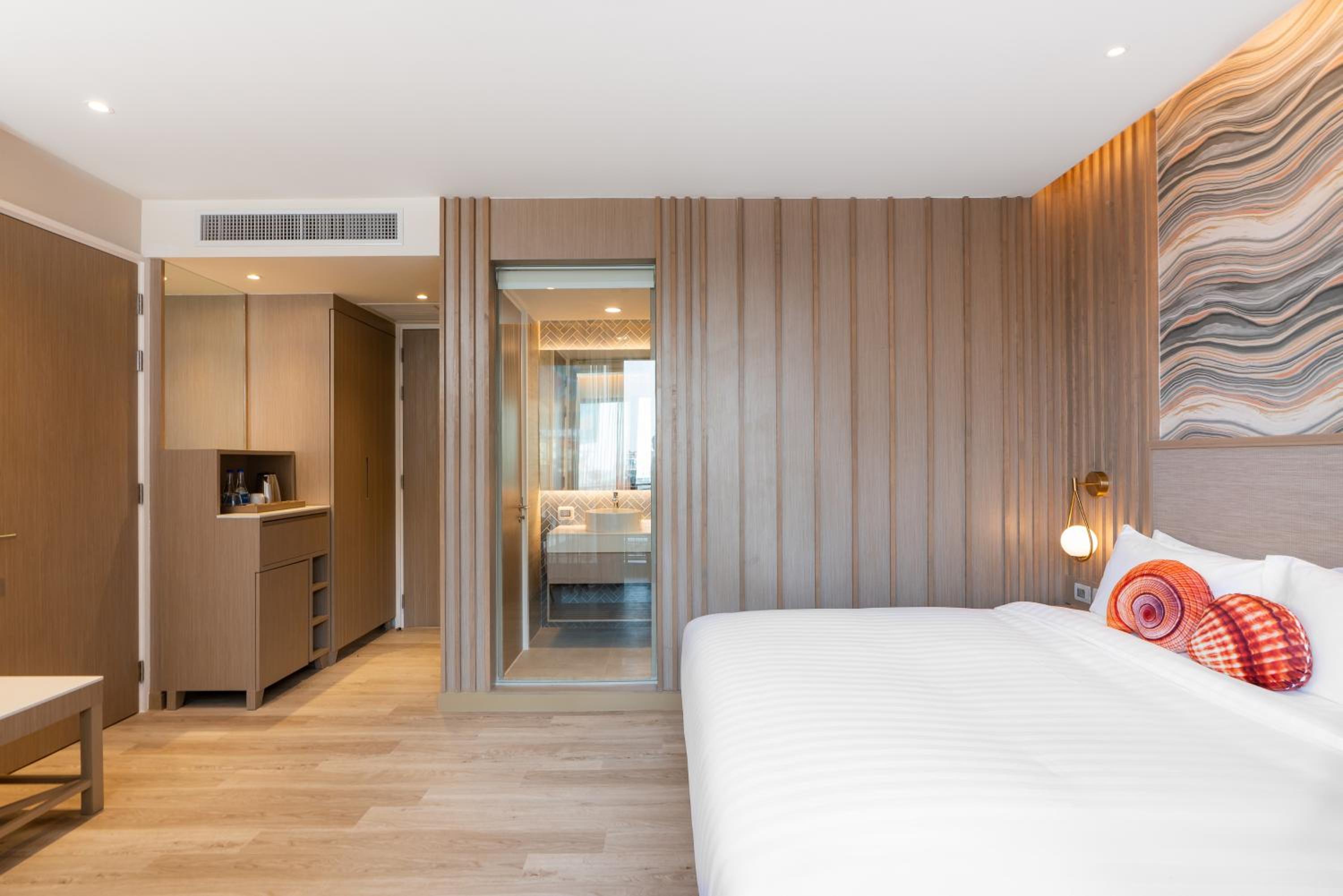 Superior Double or Twin Room with City View - Photo 7