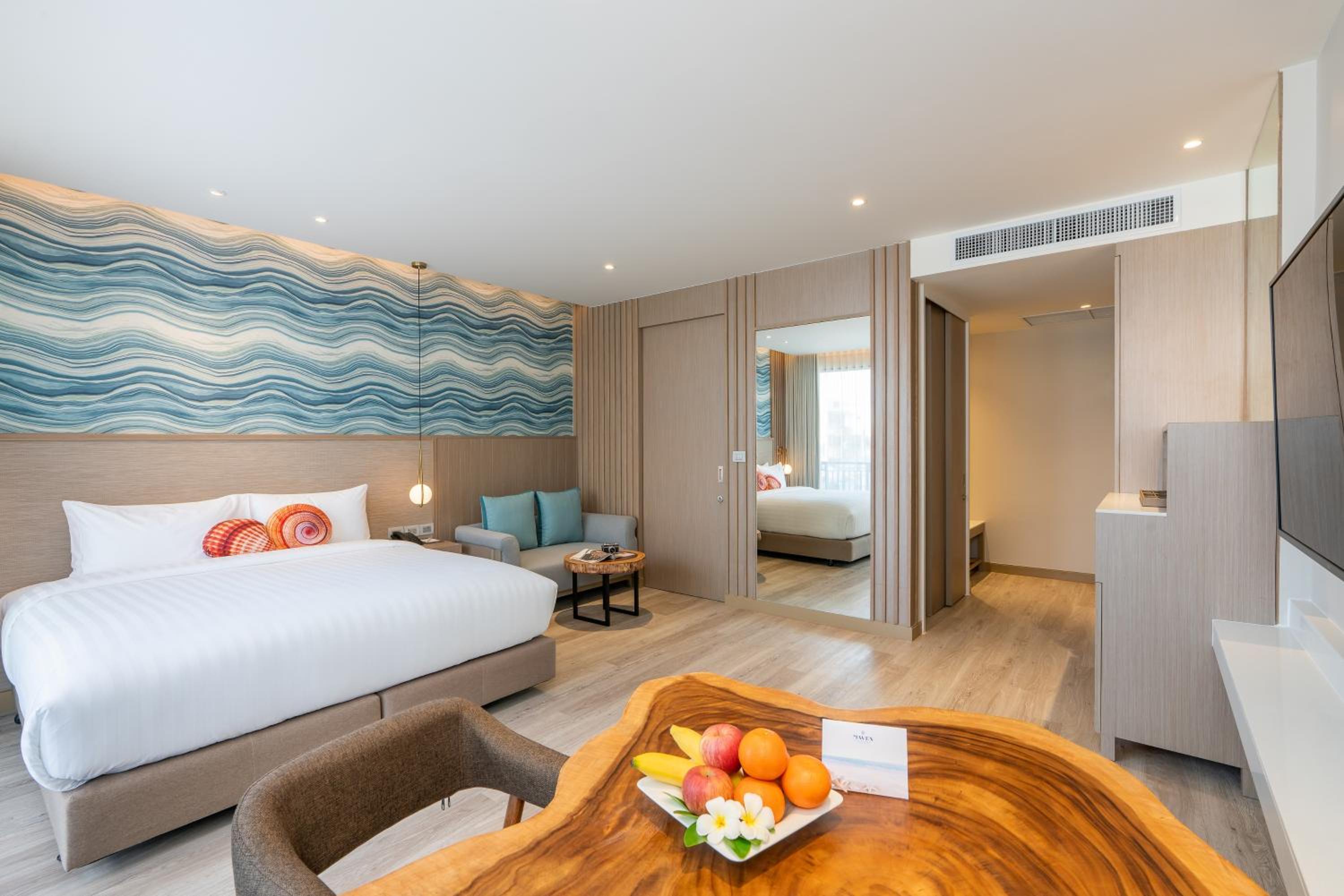 Deluxe Room - Photo 1