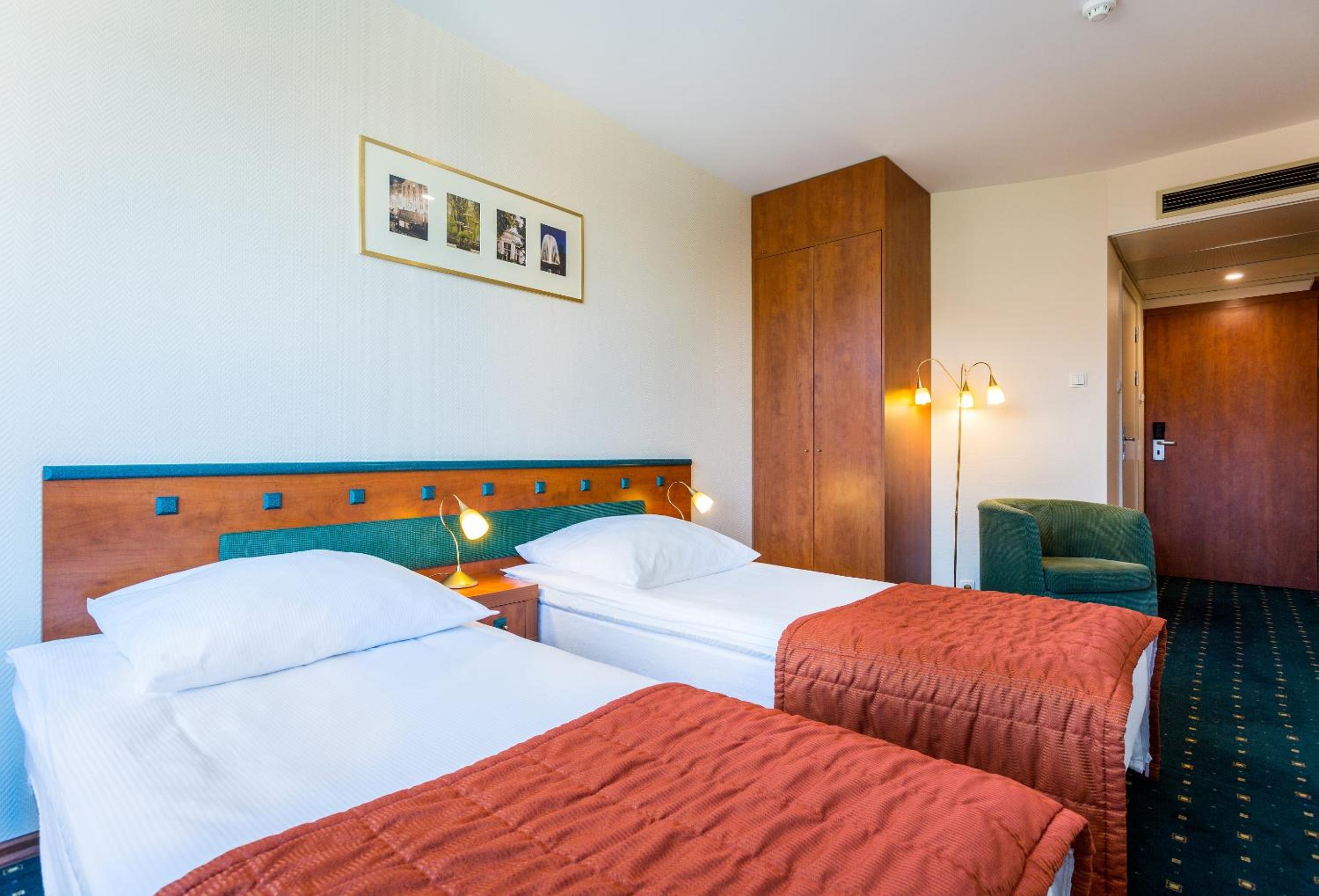Twin Room - Photo 4