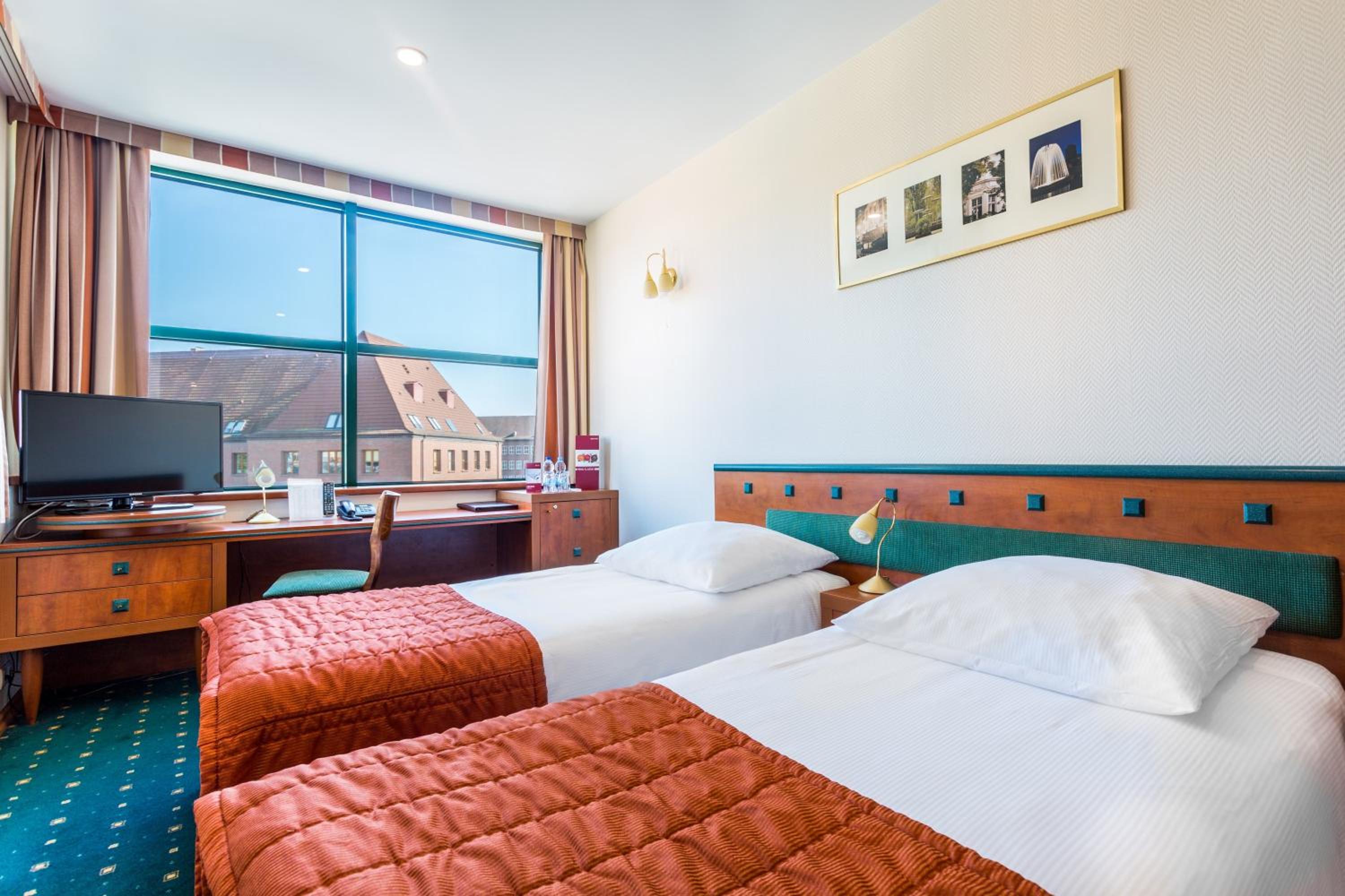Twin Room - Photo 3