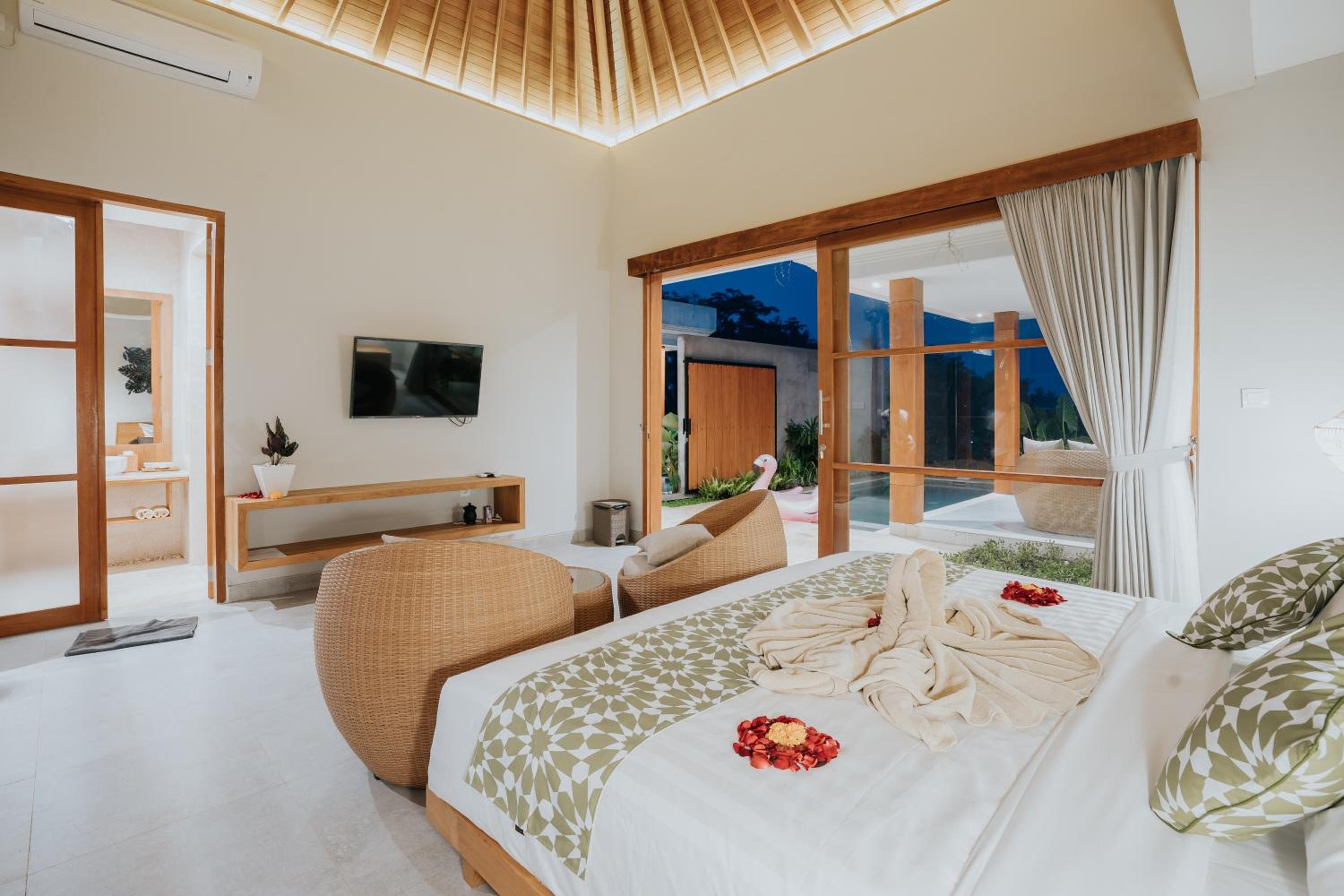 One-Bedroom Private Pool Villa with Free Benefit - Photo 1