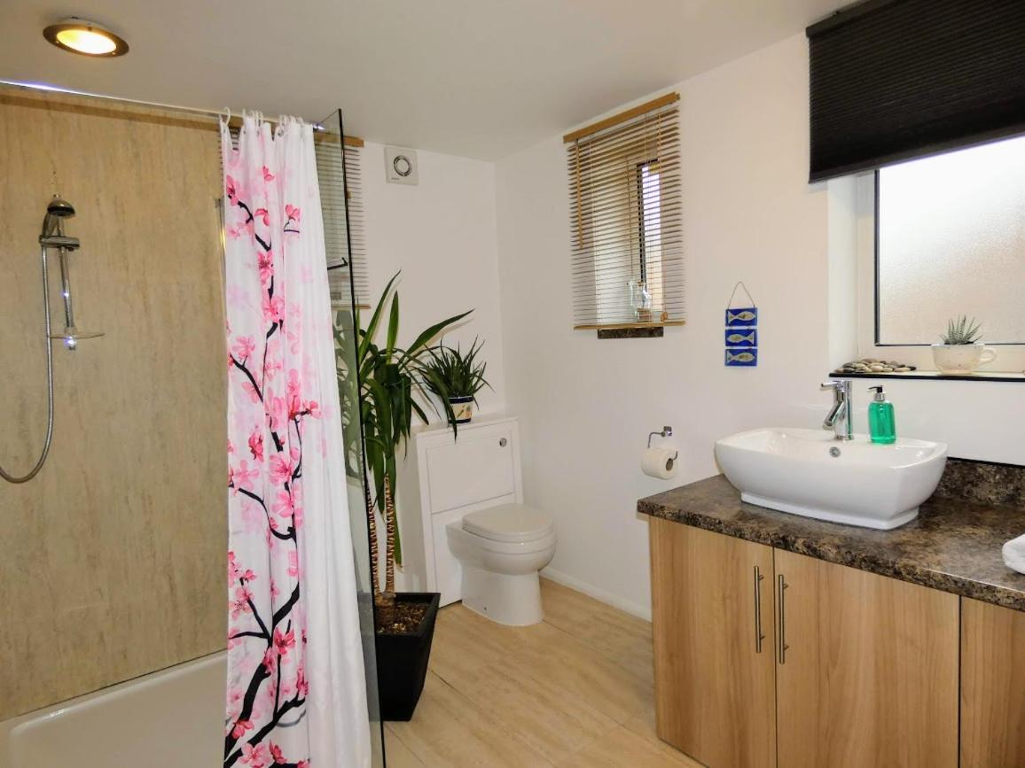 Apartment - Ground Floor - Photo 2