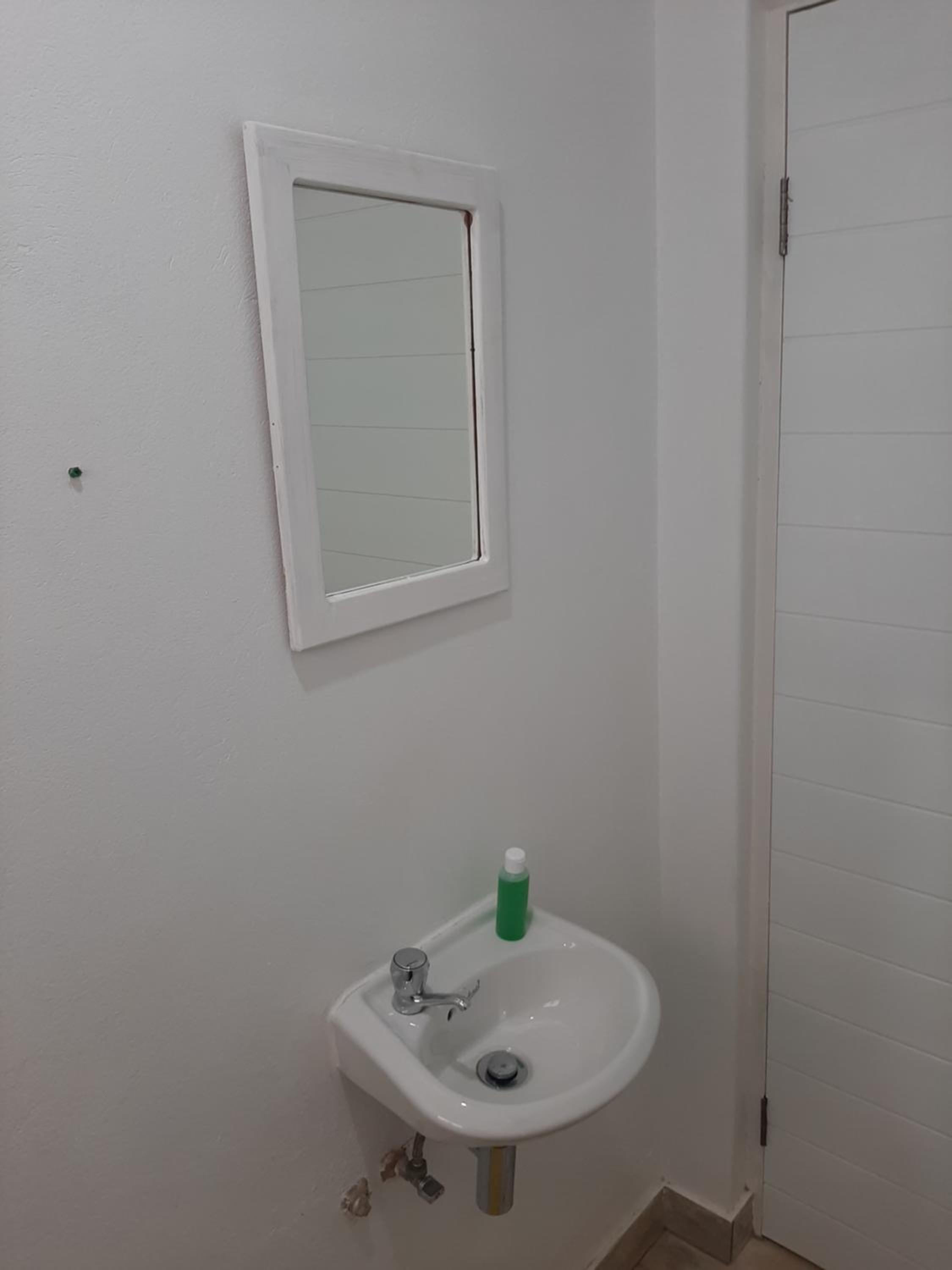 Double Room with Private Bathroom - Photo 11