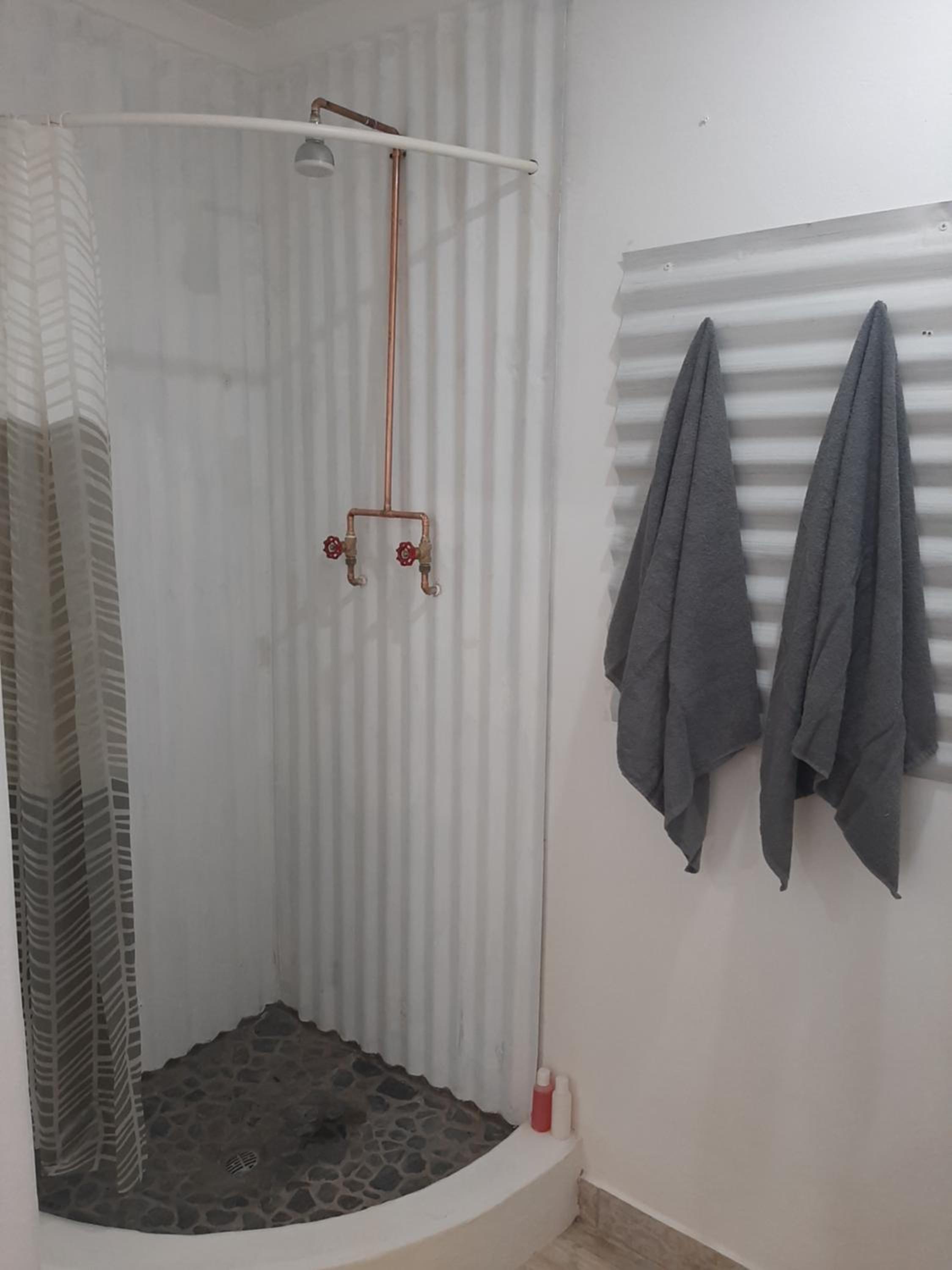Double Room with Private Bathroom - Photo 12