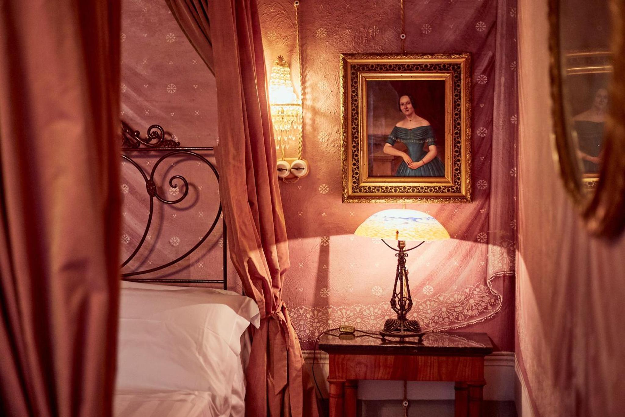 Deluxe Suite photo 3