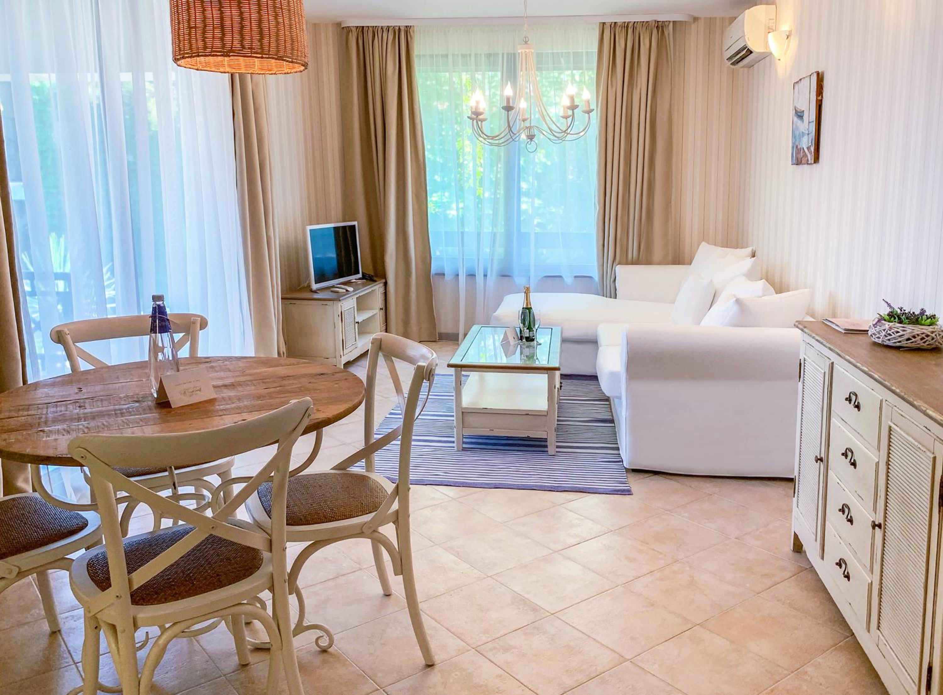 Premium One-Bedroom Apartment with Balcony  photo 3