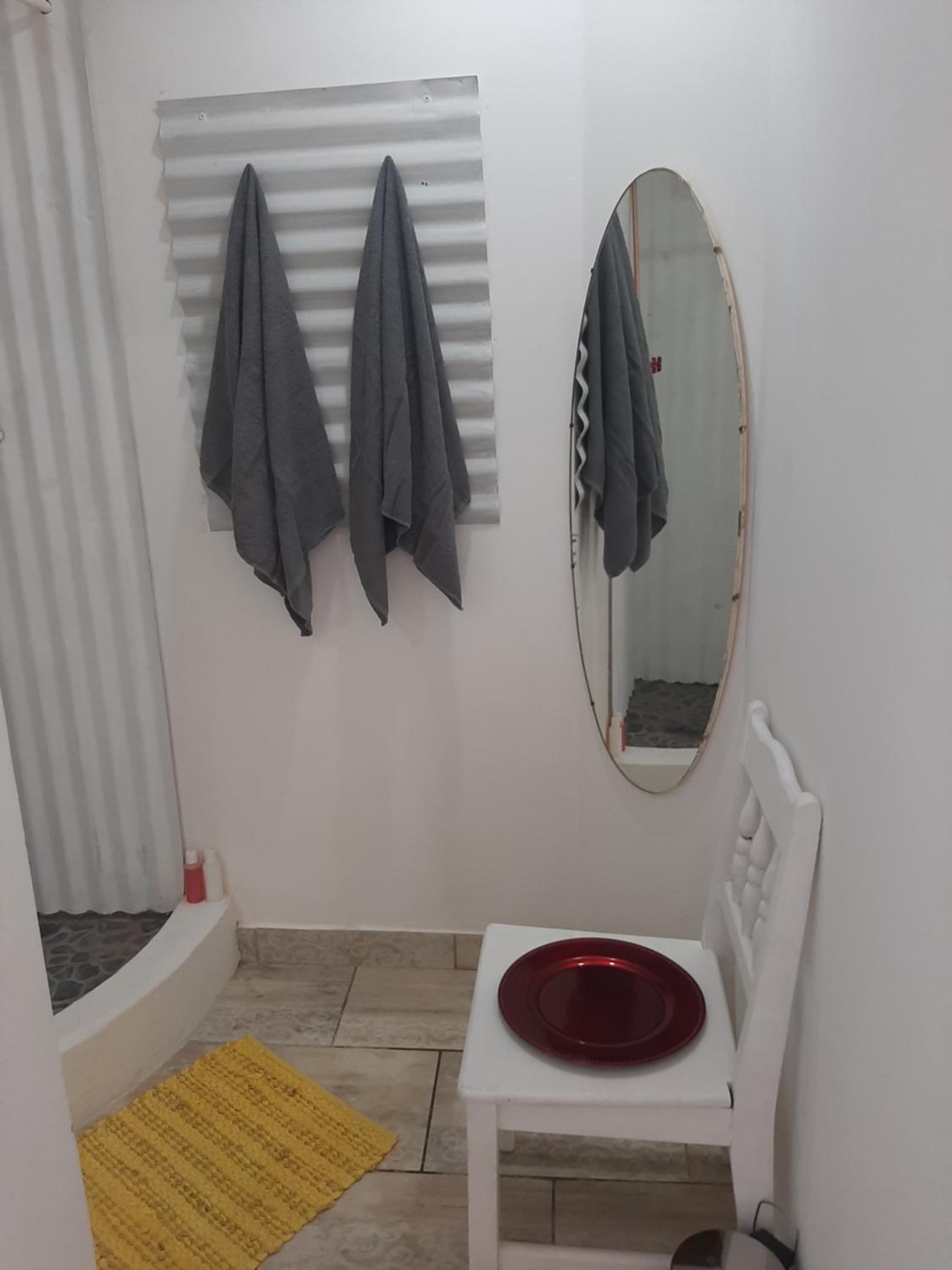 Double Room with Private Bathroom - Photo 10