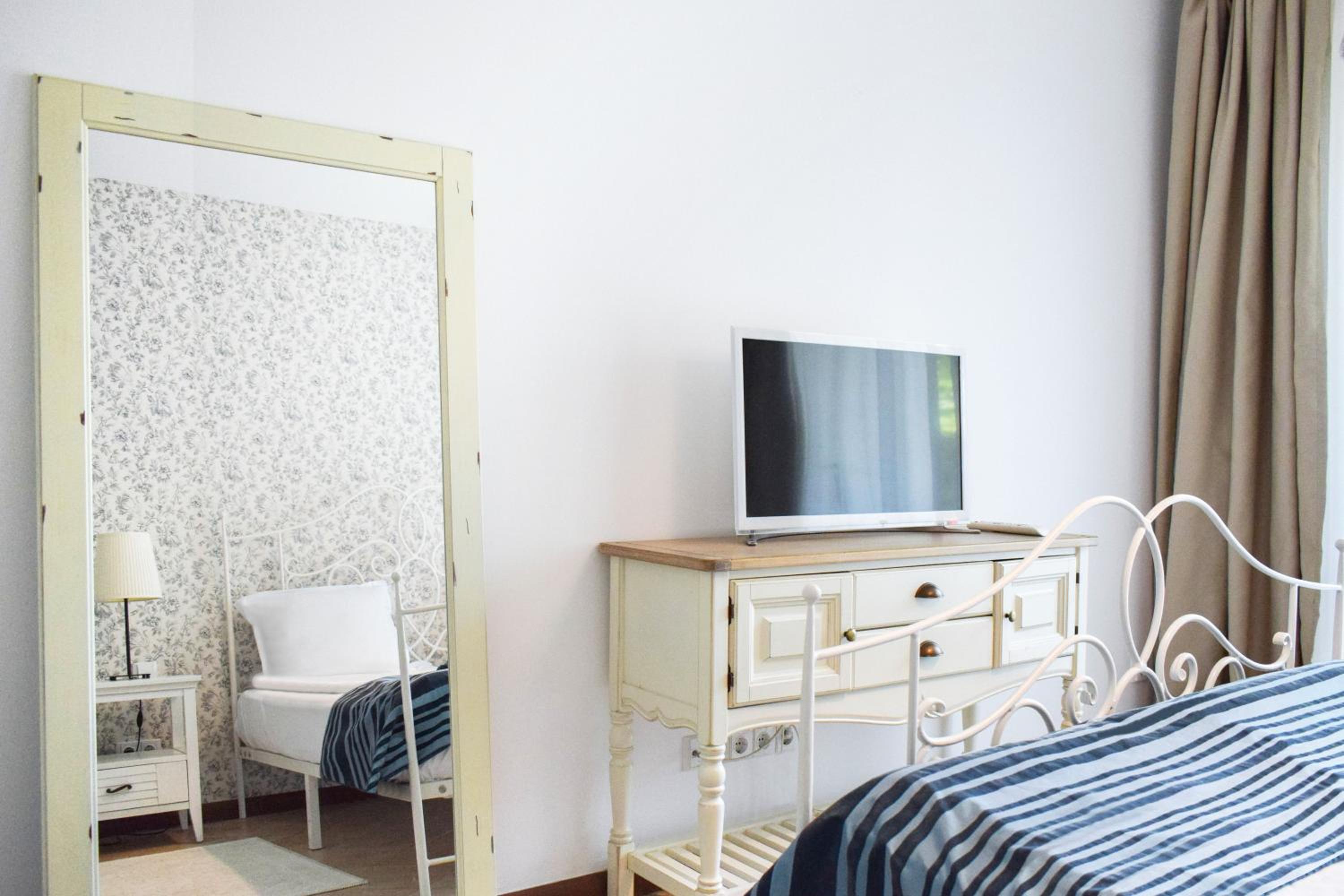 Premium One-Bedroom Apartment with Balcony photo 3