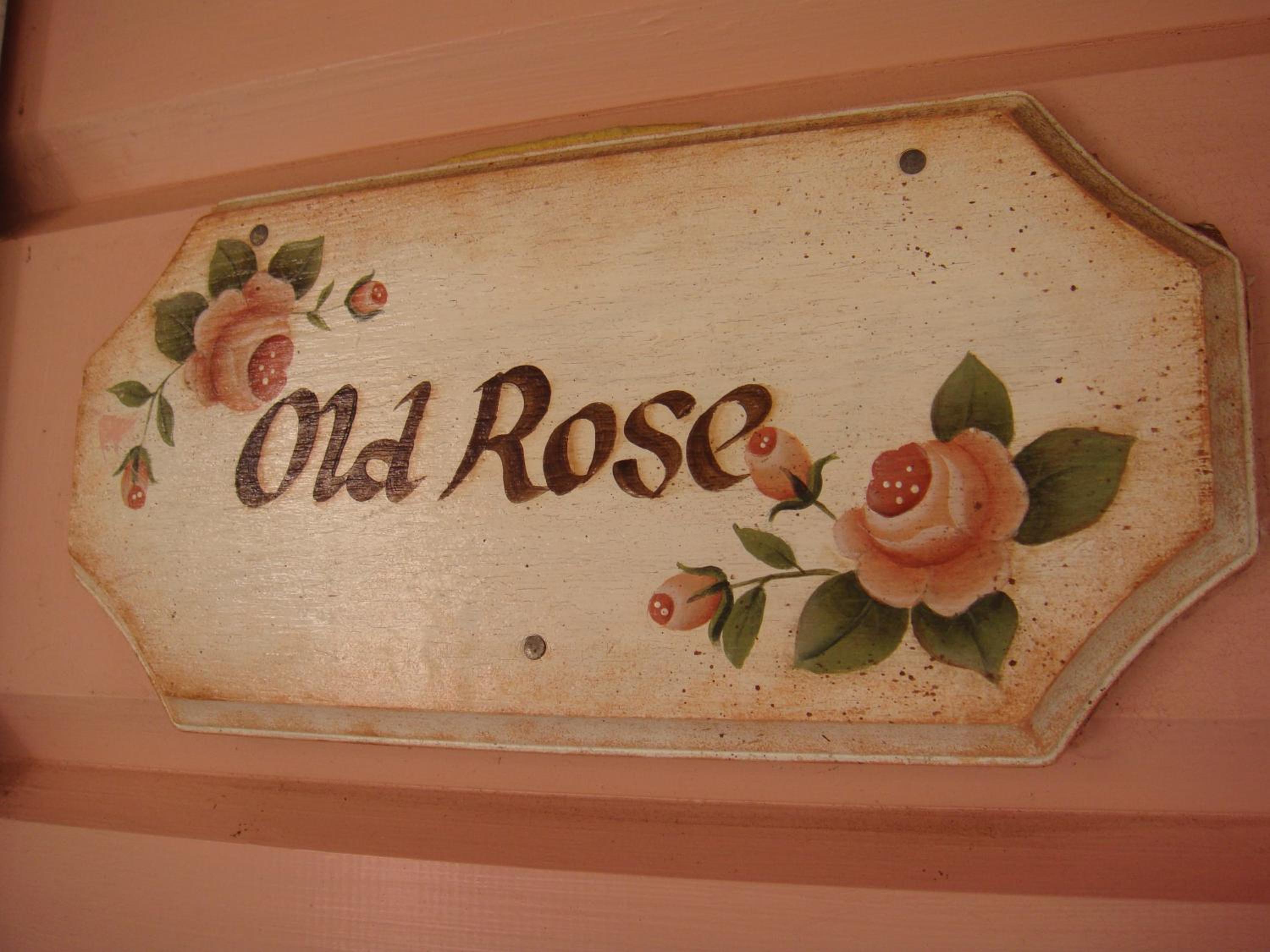Rose (4 Adults)  - Photo 8