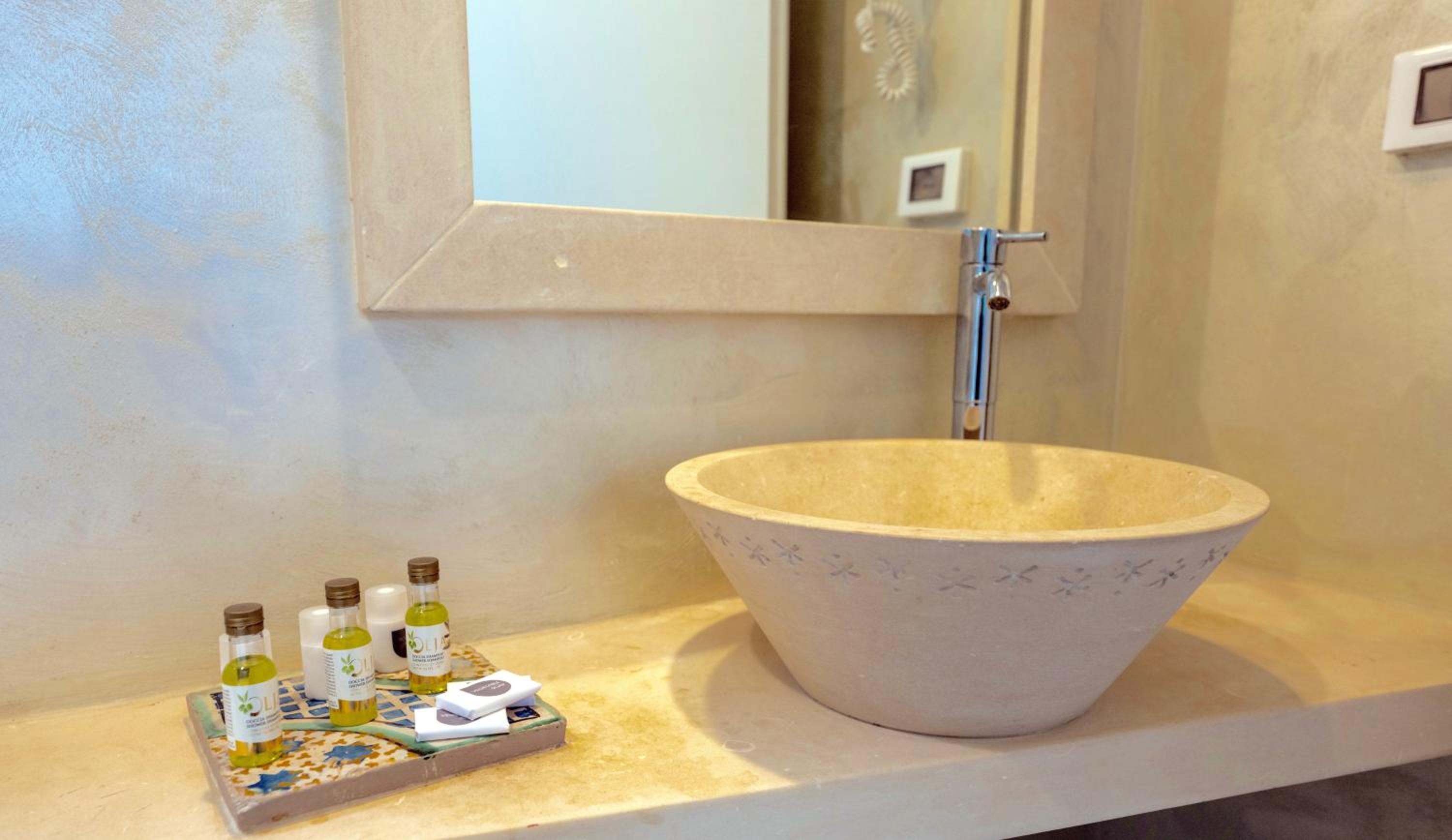 Double Room - Photo 15