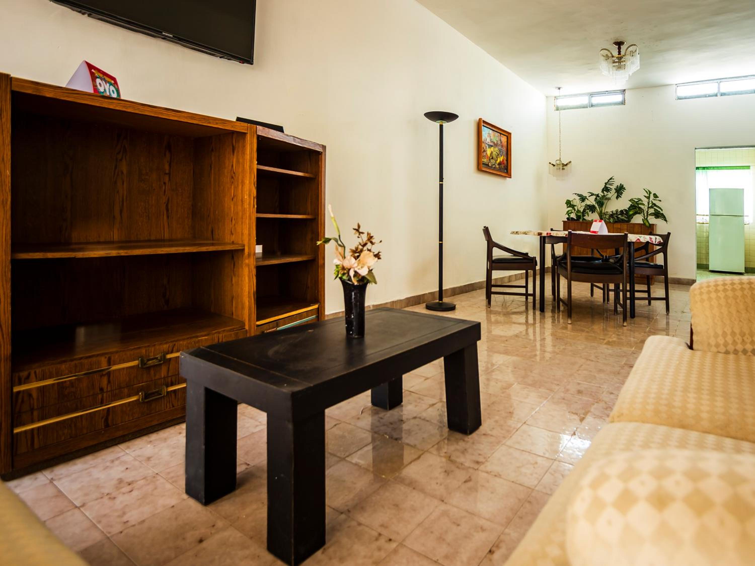 Family Room photo 3
