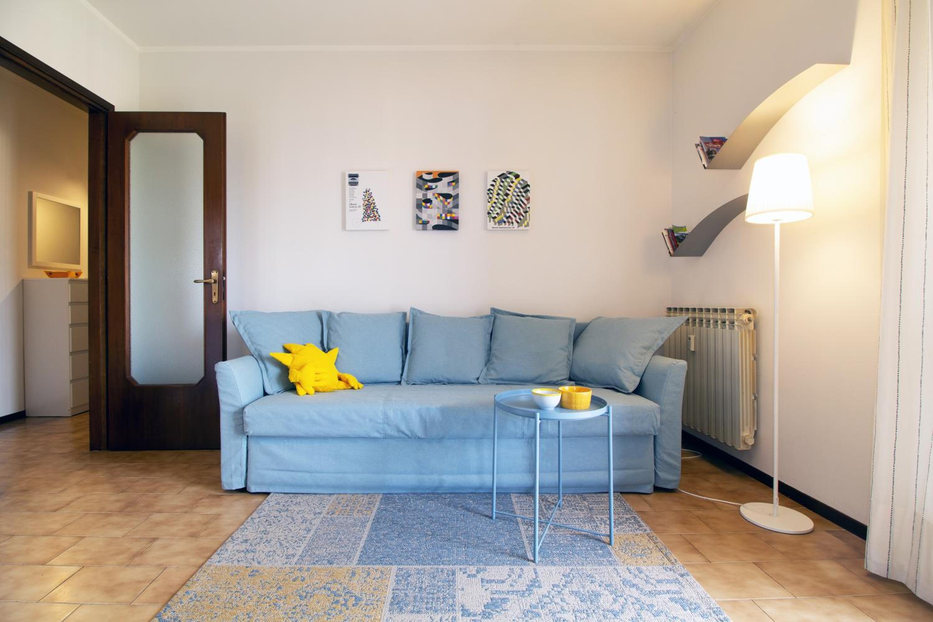 One-Bedroom Apartment - Photo 1