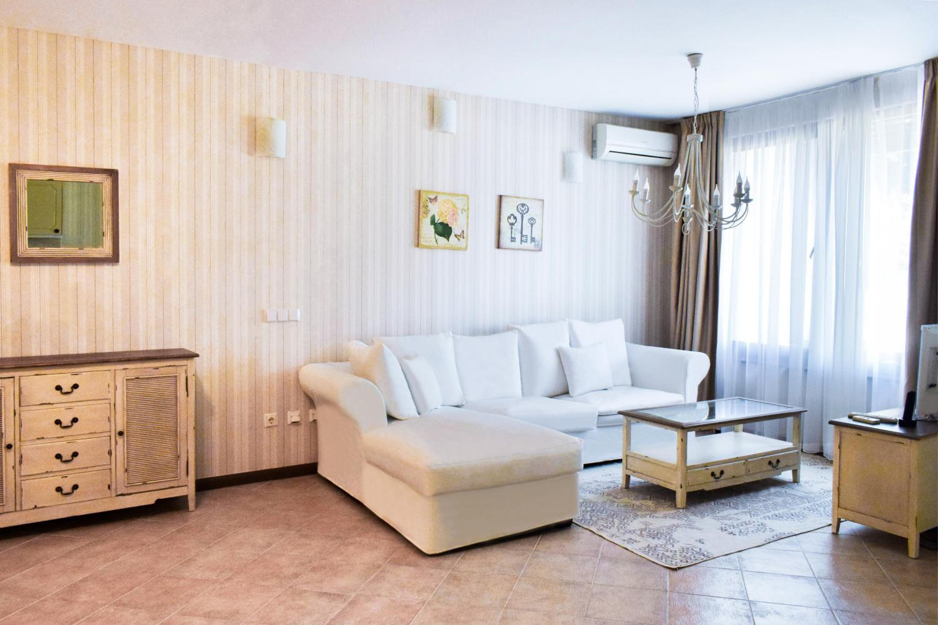 Premium Three-Bedroom Apartment with Balcony and Sea View photo 1