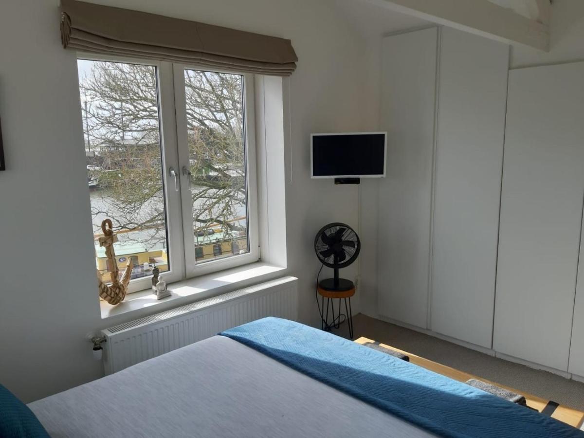 Deluxe Double Room with Sea View - Photo 3
