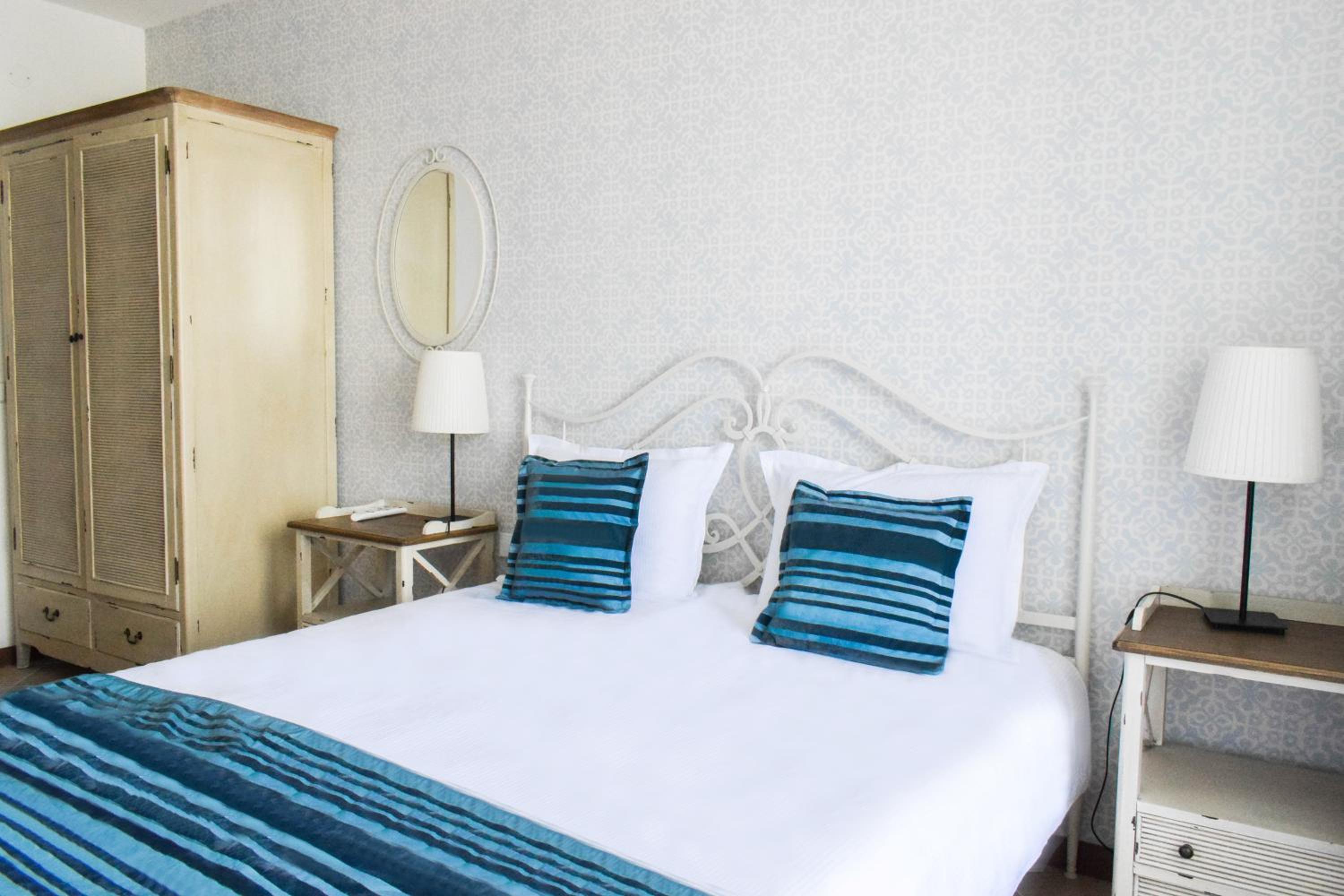 Premium Three-Bedroom Apartment with Balcony and Sea View photo 2