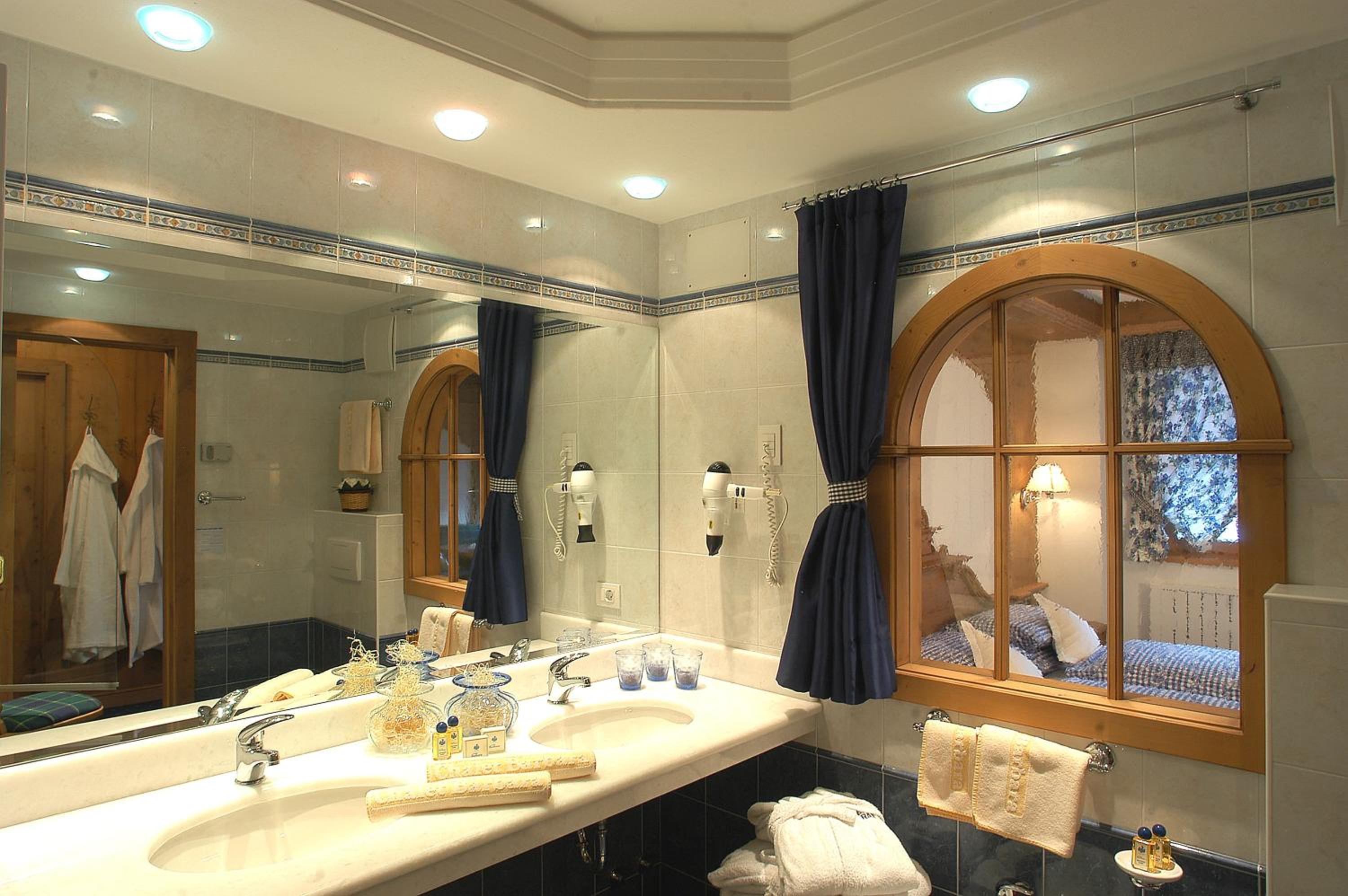 Superior Double or Twin Room photo 2