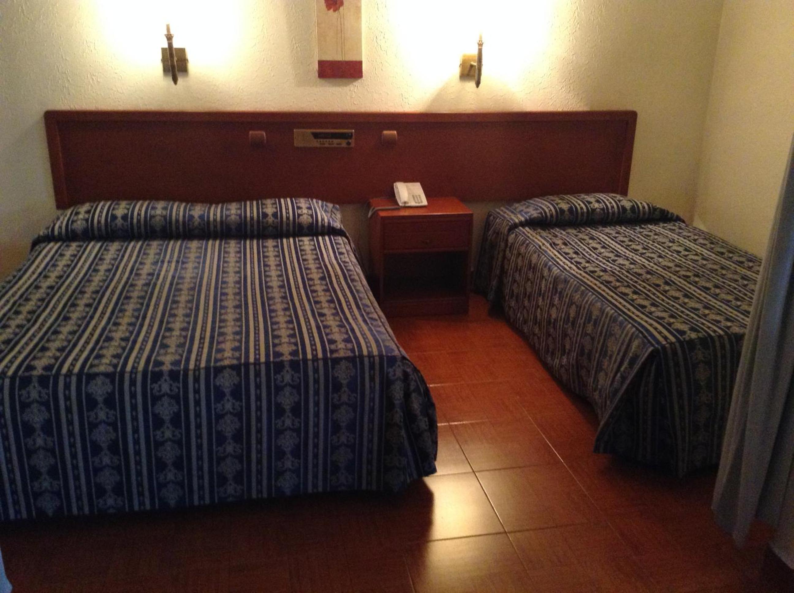Double Room - Photo 8