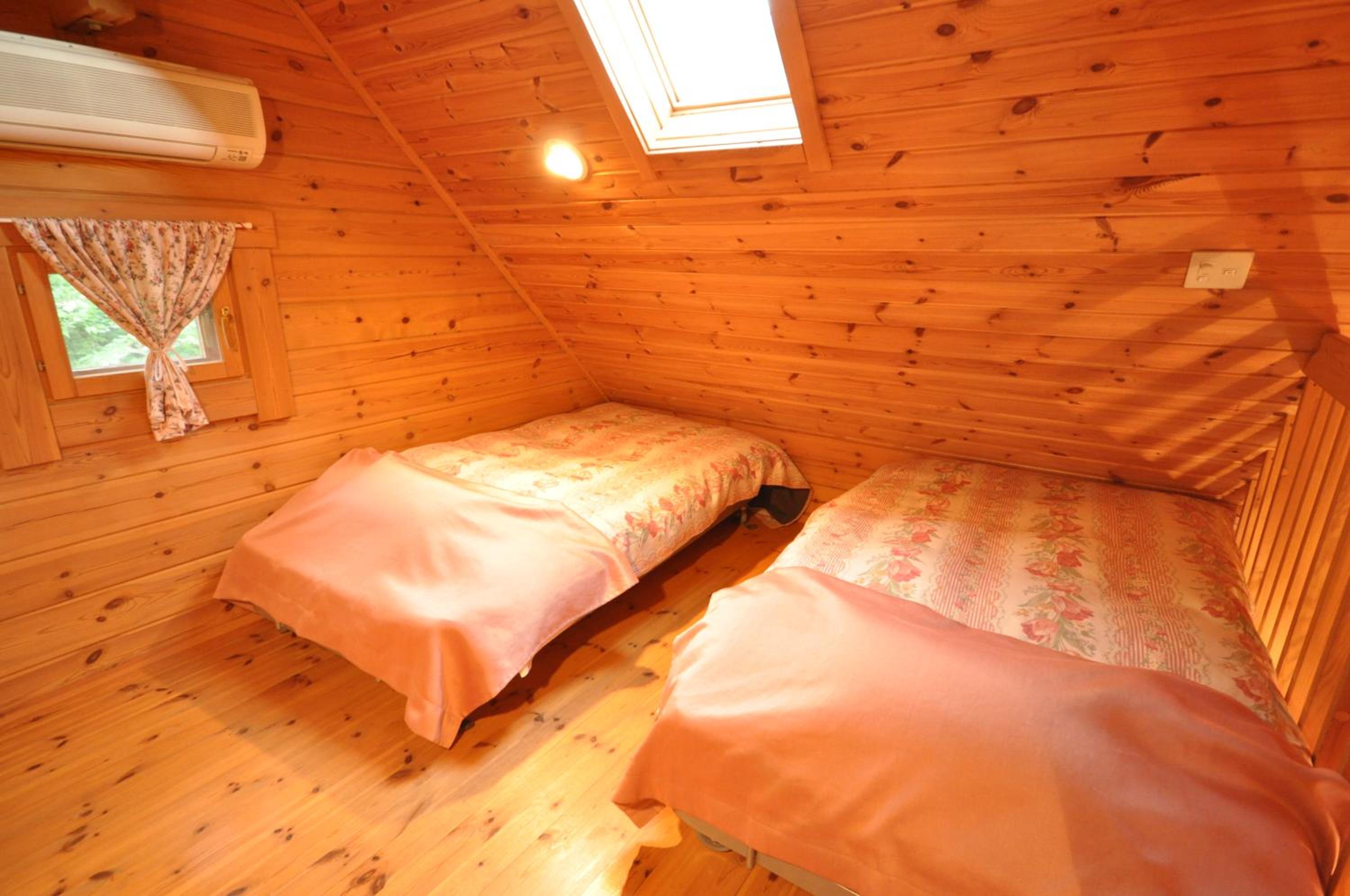 Christmas Cottage Red And Blue (4 Adults)  - Photo 12