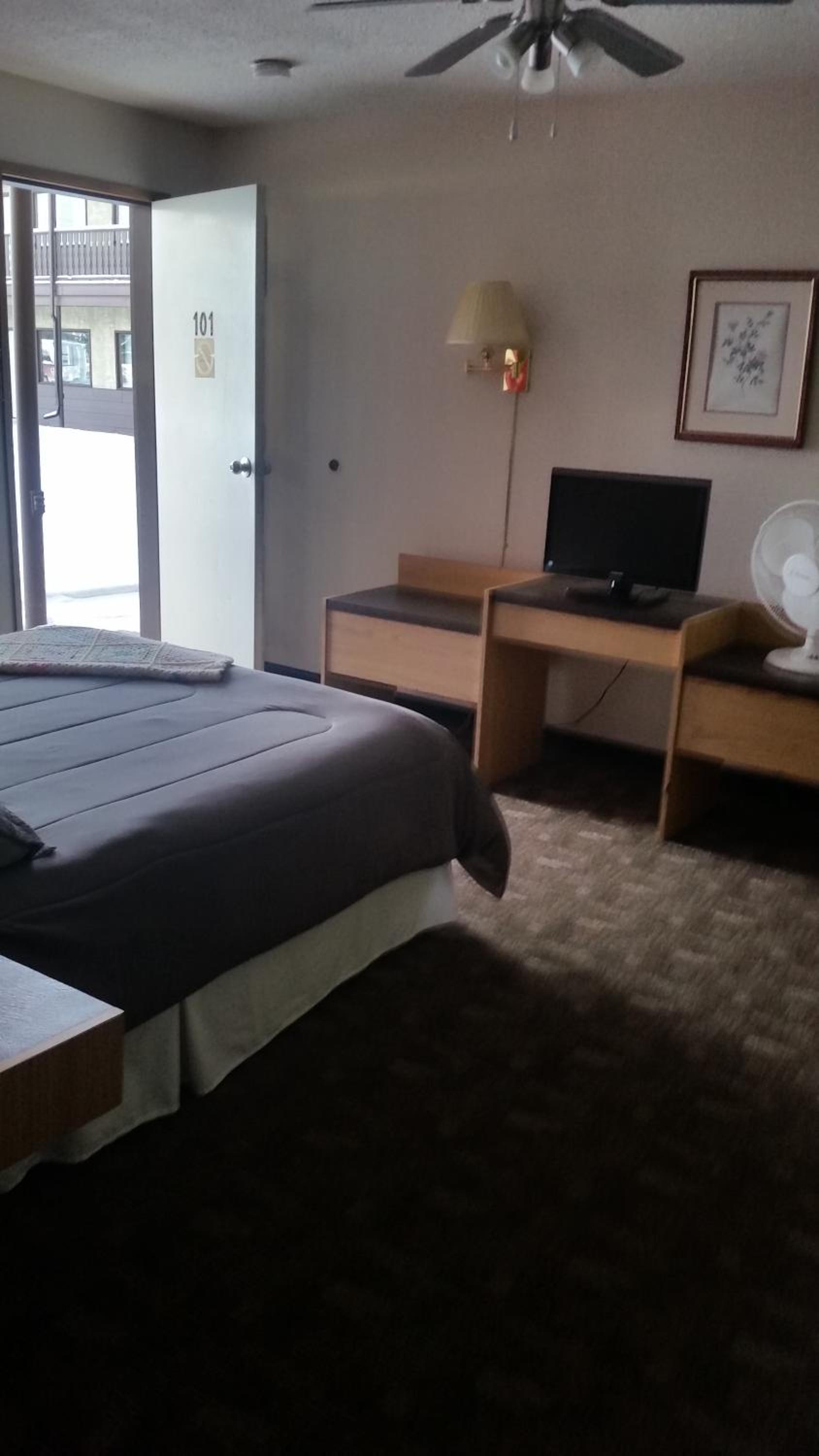 Standard Queen Room photo 3