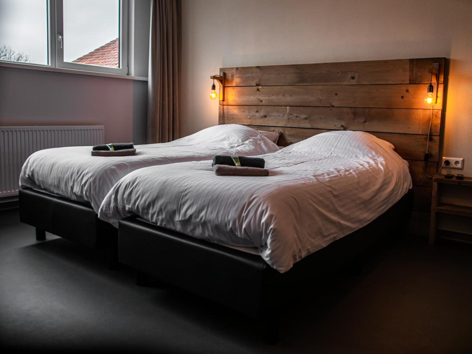 Large Double Room - Photo 6