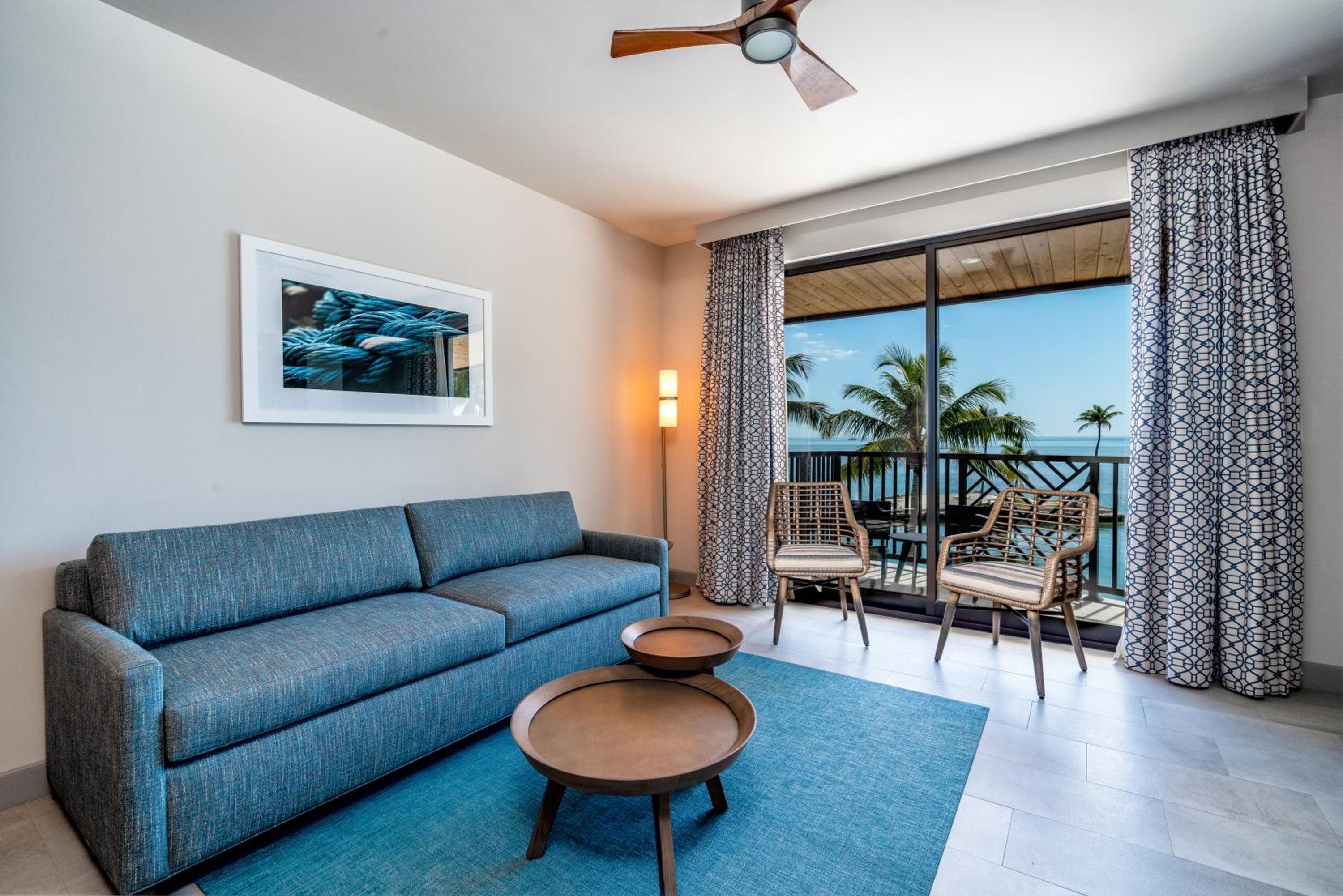 Deluxe King Suite - Photo 7