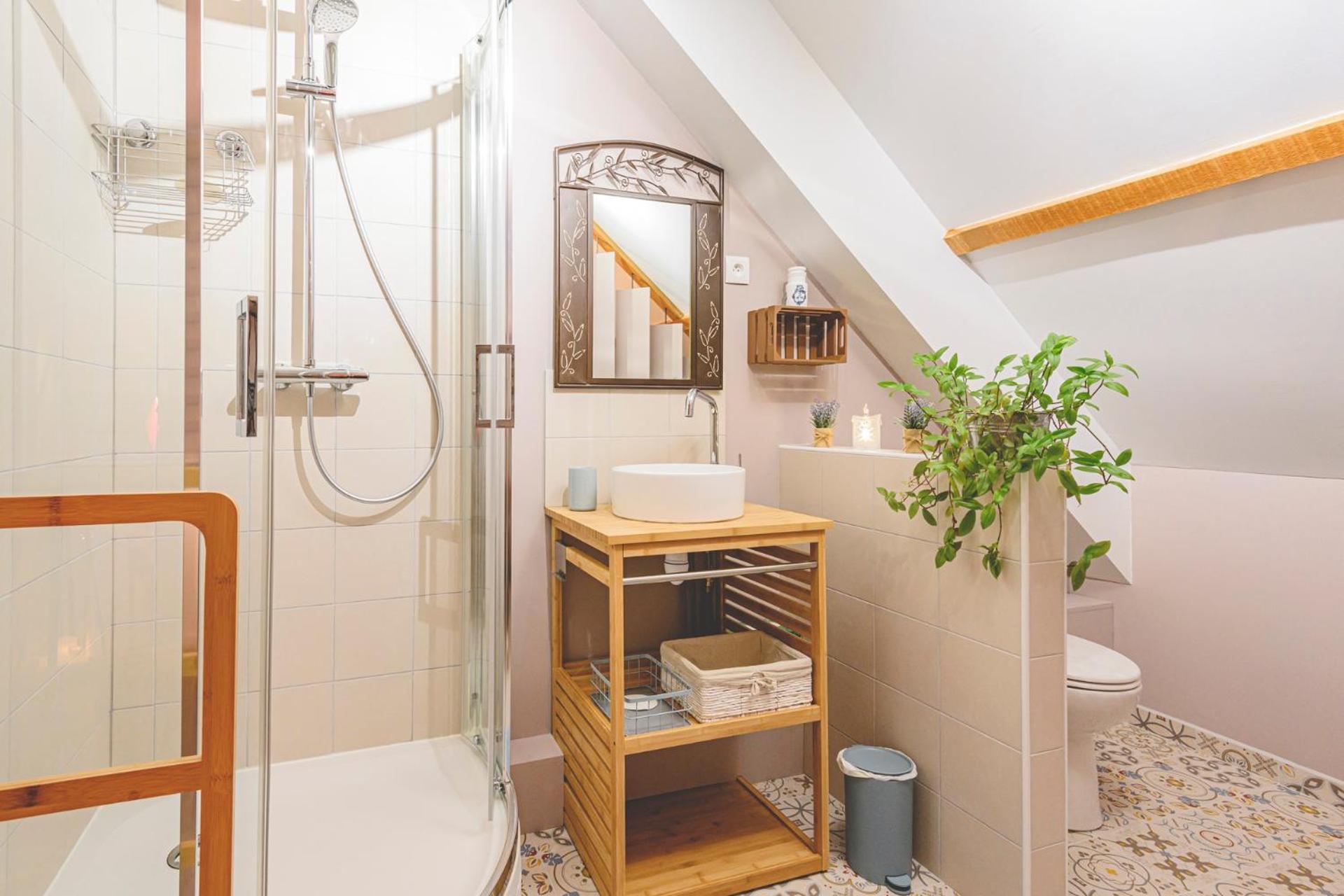 Double Room with Private Bathroom - Photo 3