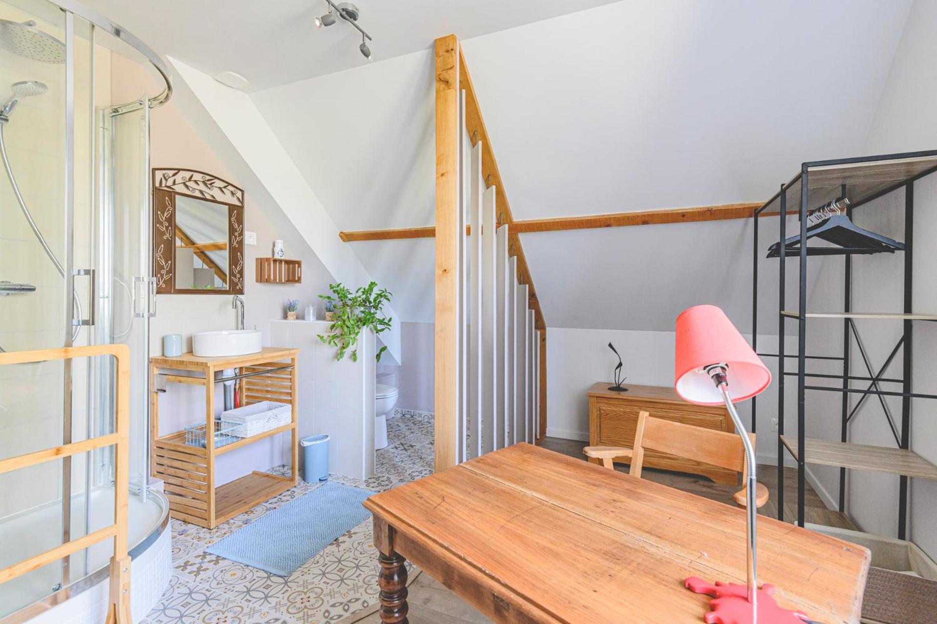 Double Room with Private Bathroom - Photo 4