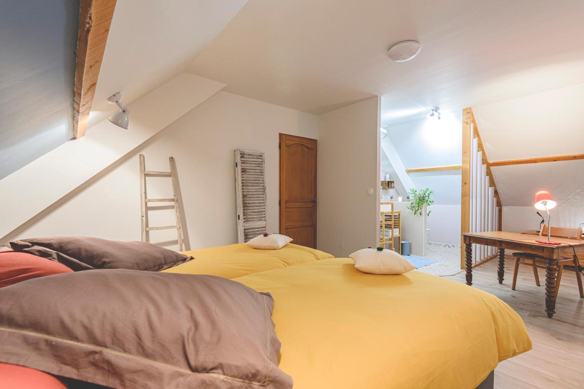 Double Room with Private Bathroom - Photo 6