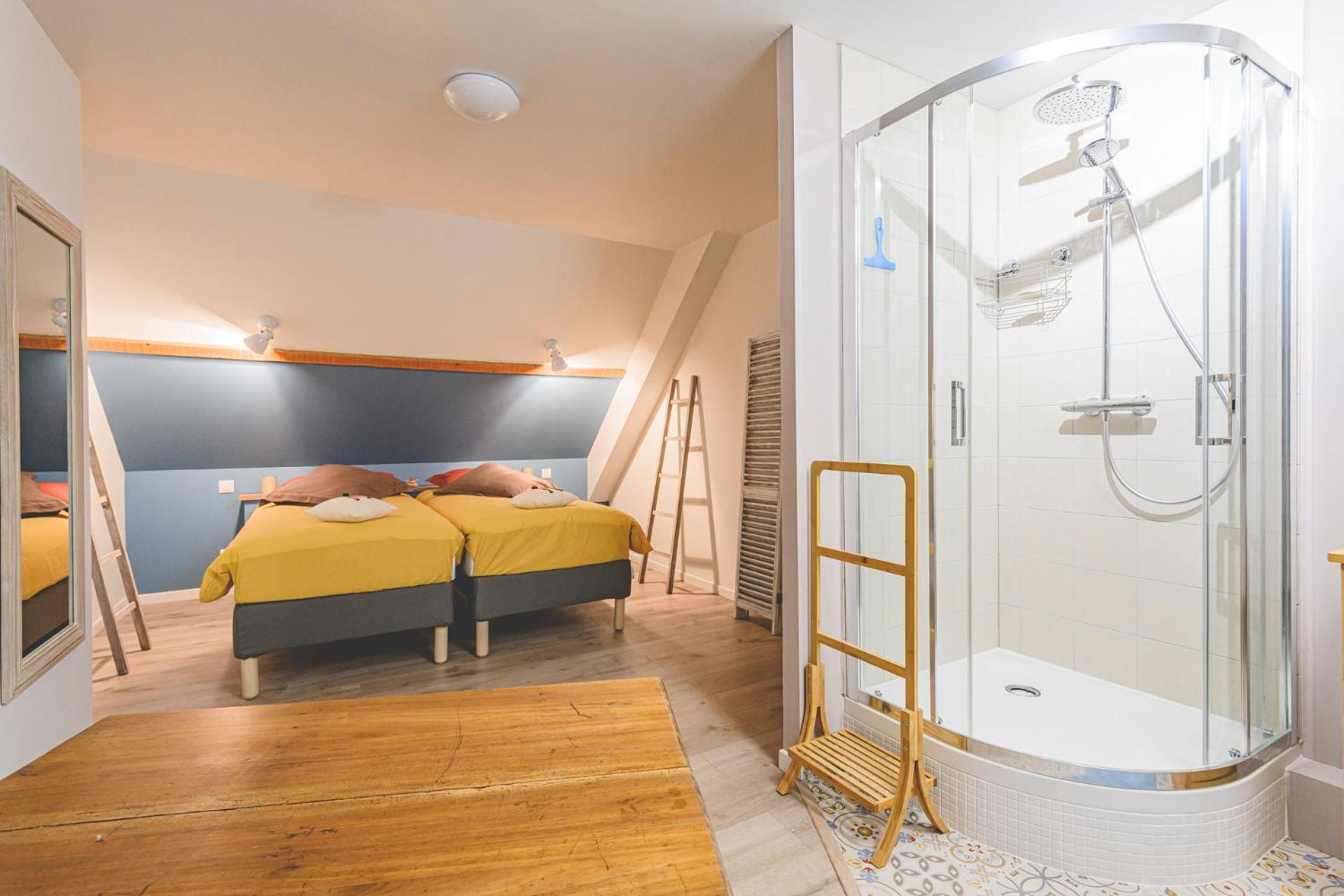 Double Room with Private Bathroom - Photo 7