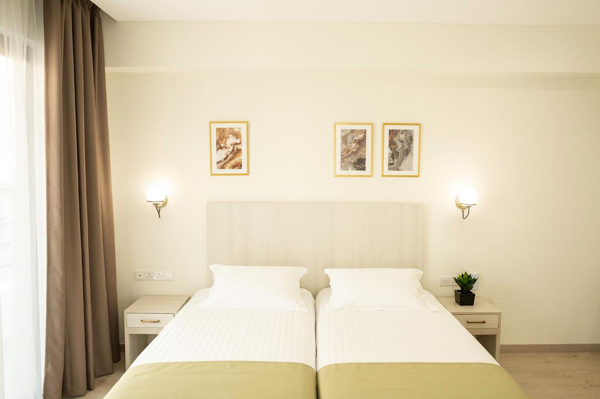 Suite - Photo 8