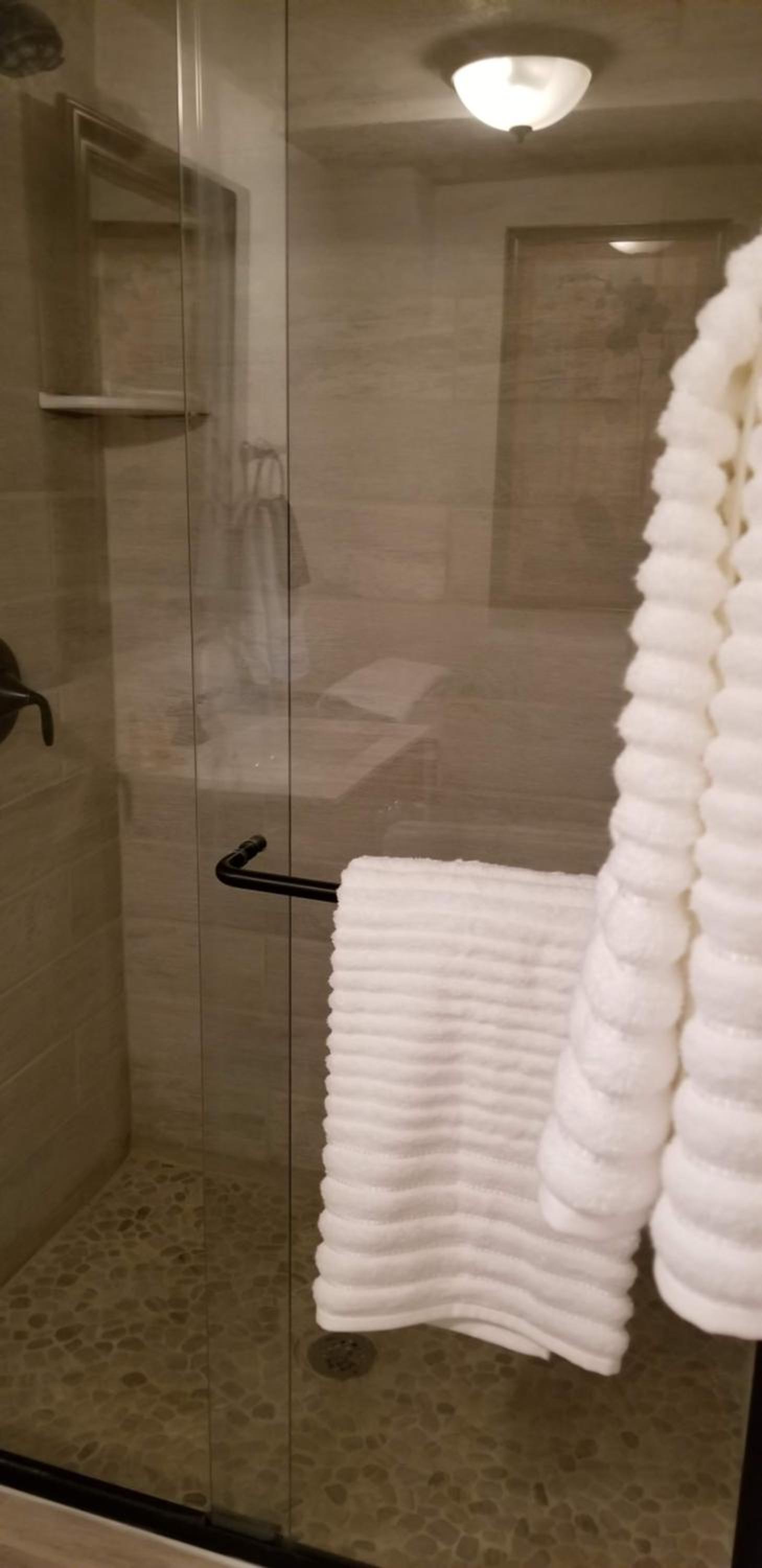 Queen Suite - Photo 10