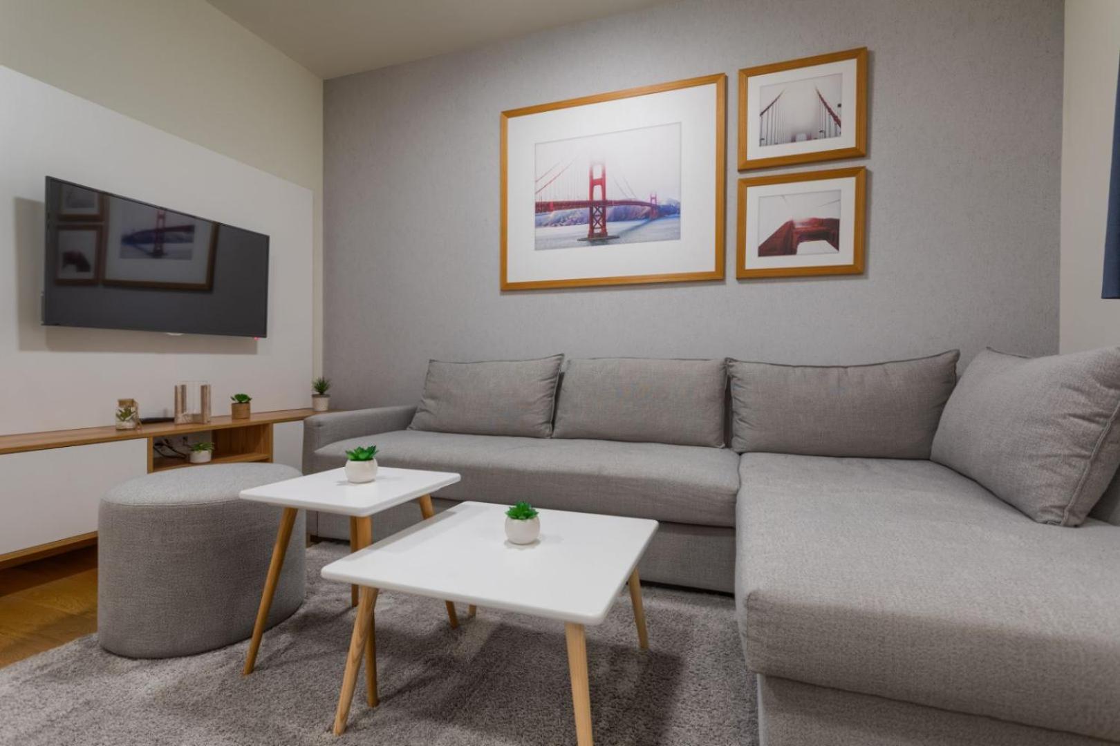 One-Bedroom Apartment photo 1