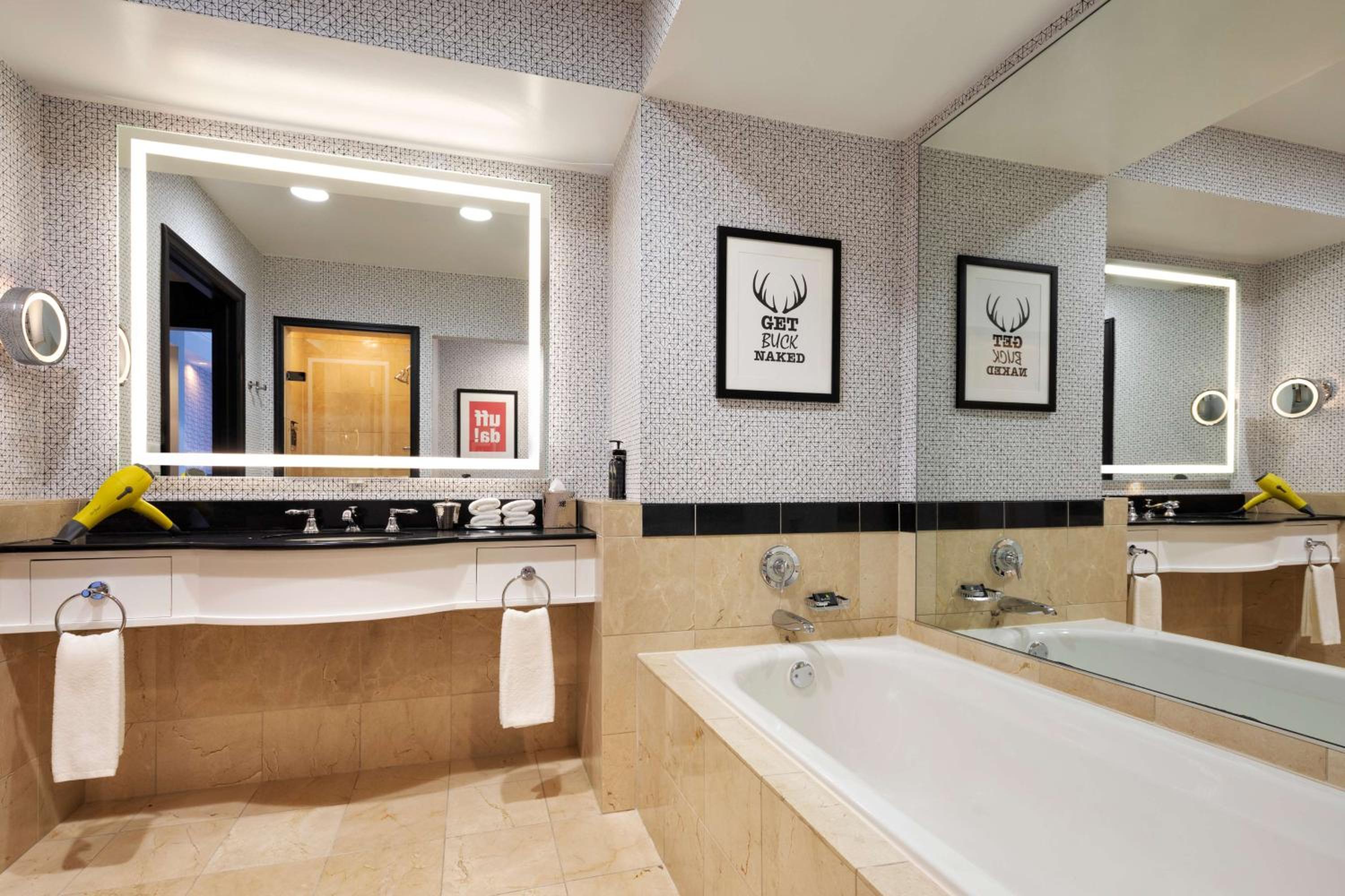 King Suite photo 3