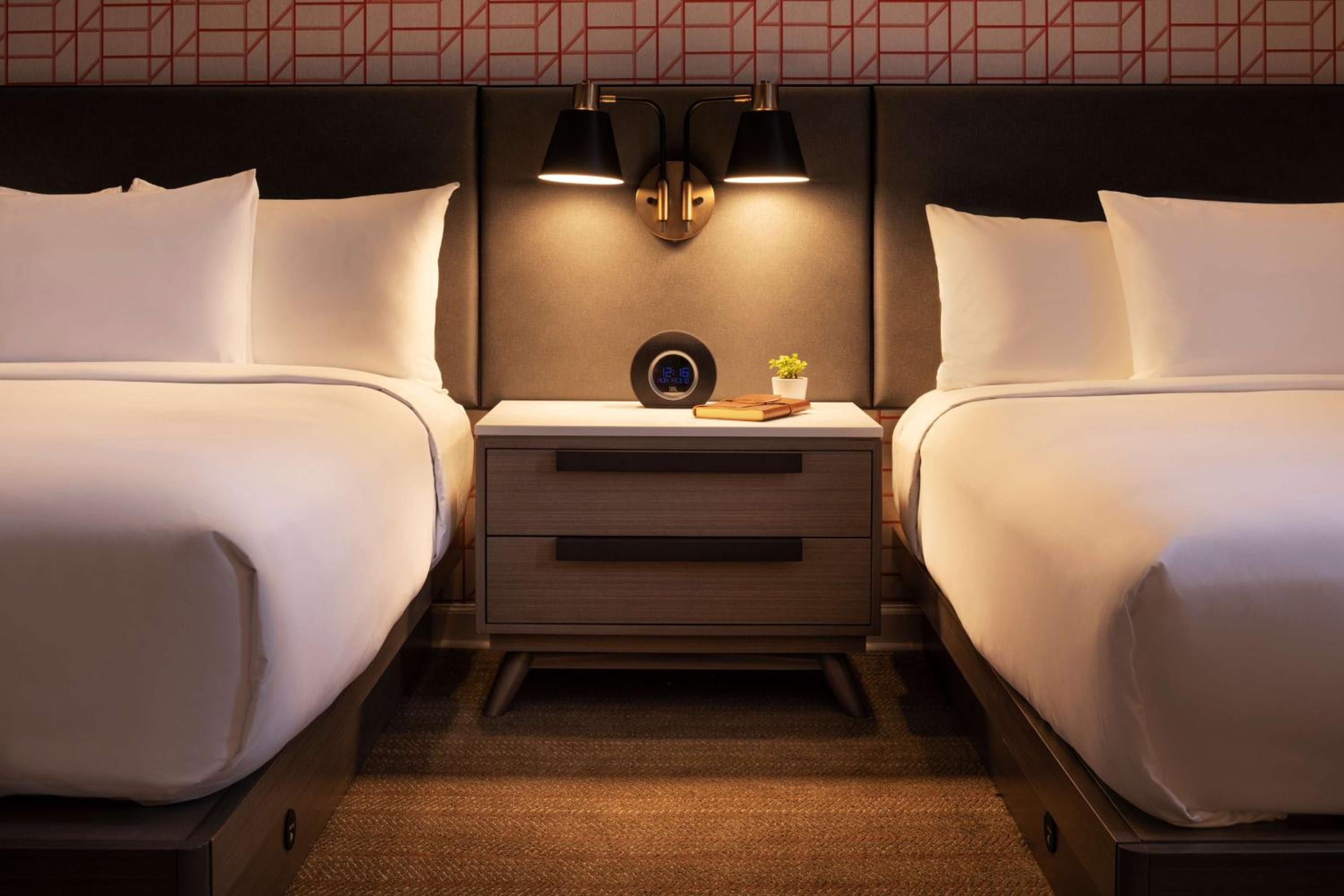 Queen Room with Two Queen Beds photo 1