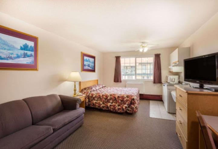 Double Room with Shared Bathroom