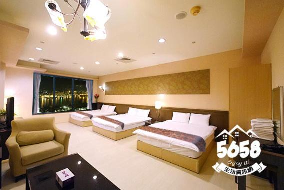 Family Room with Sea View