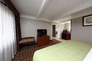 King Room with Kitchenette - Non-Smoking - Photo 5