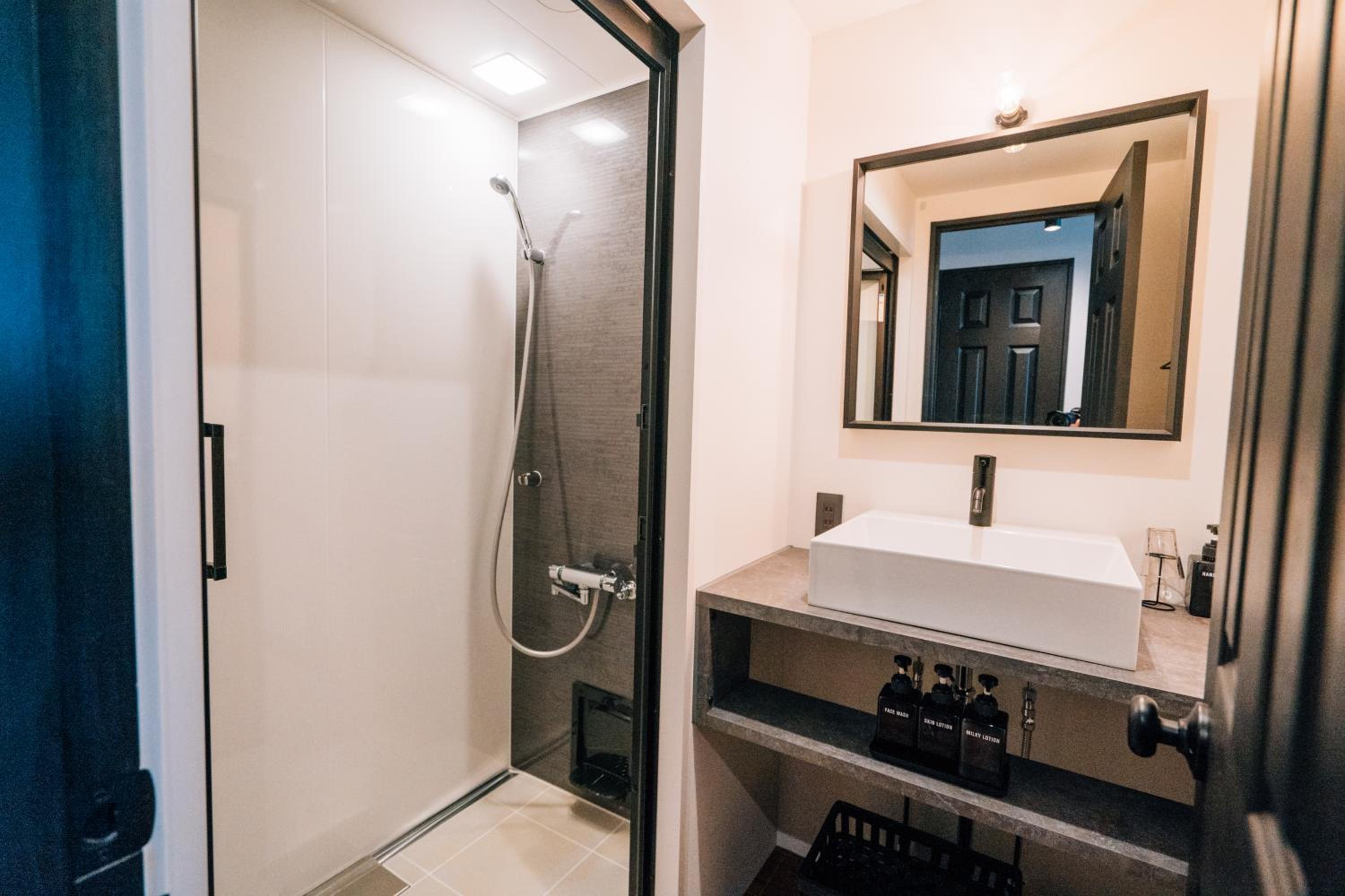 Deluxe Room with Shower (4 Double Beds and 1 Sofa) - Non-Smoking - No Cleaning for Consecutive Night Stays - Photo 20